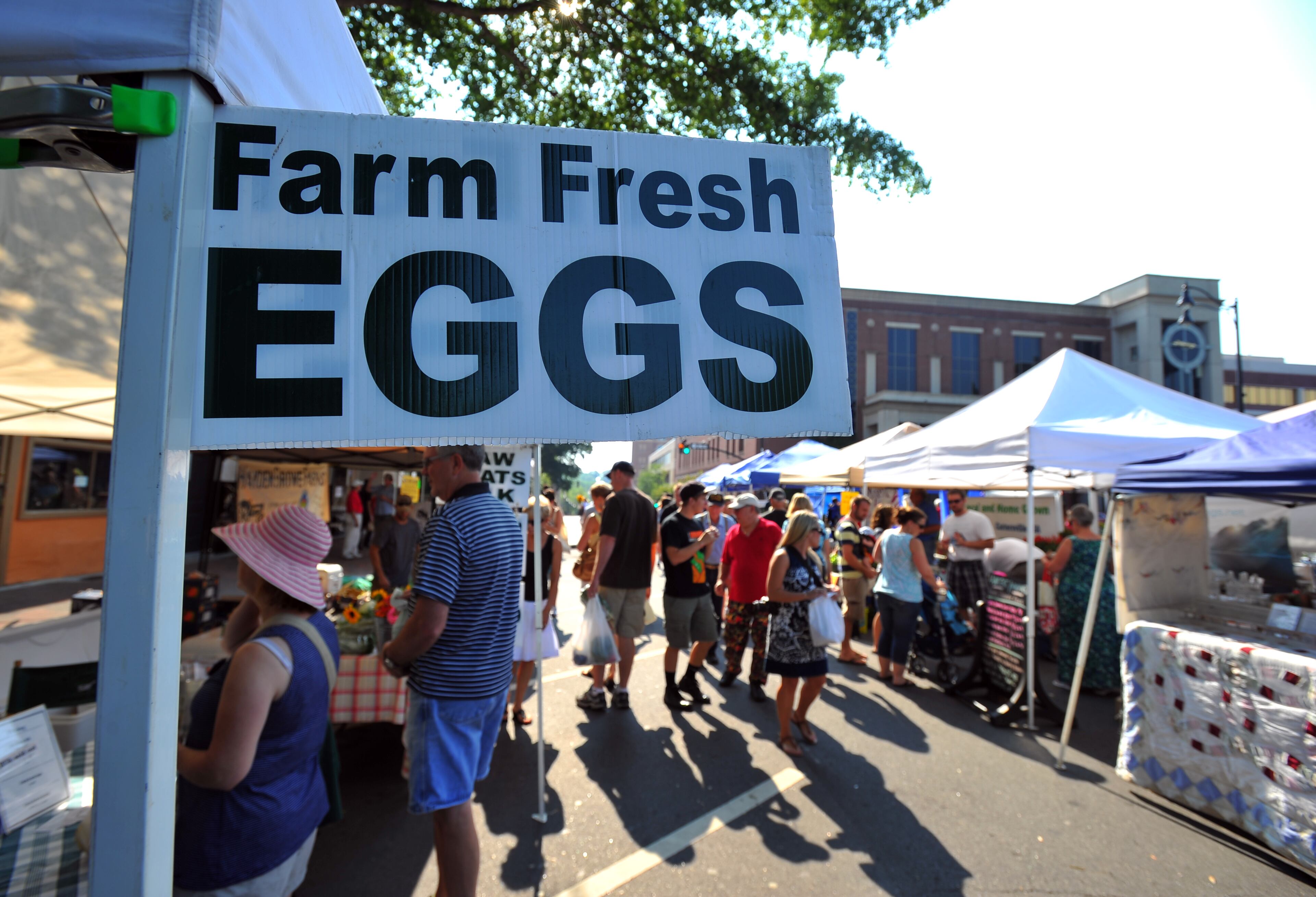 Located on historic Marietta Square, this lively market sets up Saturdays and Sundays. The Saturday market is year-round and boasts nearly 60 vendors selling an array of produce, soaps, honey, breads, preserves and dog biscuits. You’ll find jams from Emily G’s, pesto from Hope’s Garden and peaches from Pearson Farm. Kids can enjoy King of Pops treats while having their faces painted.