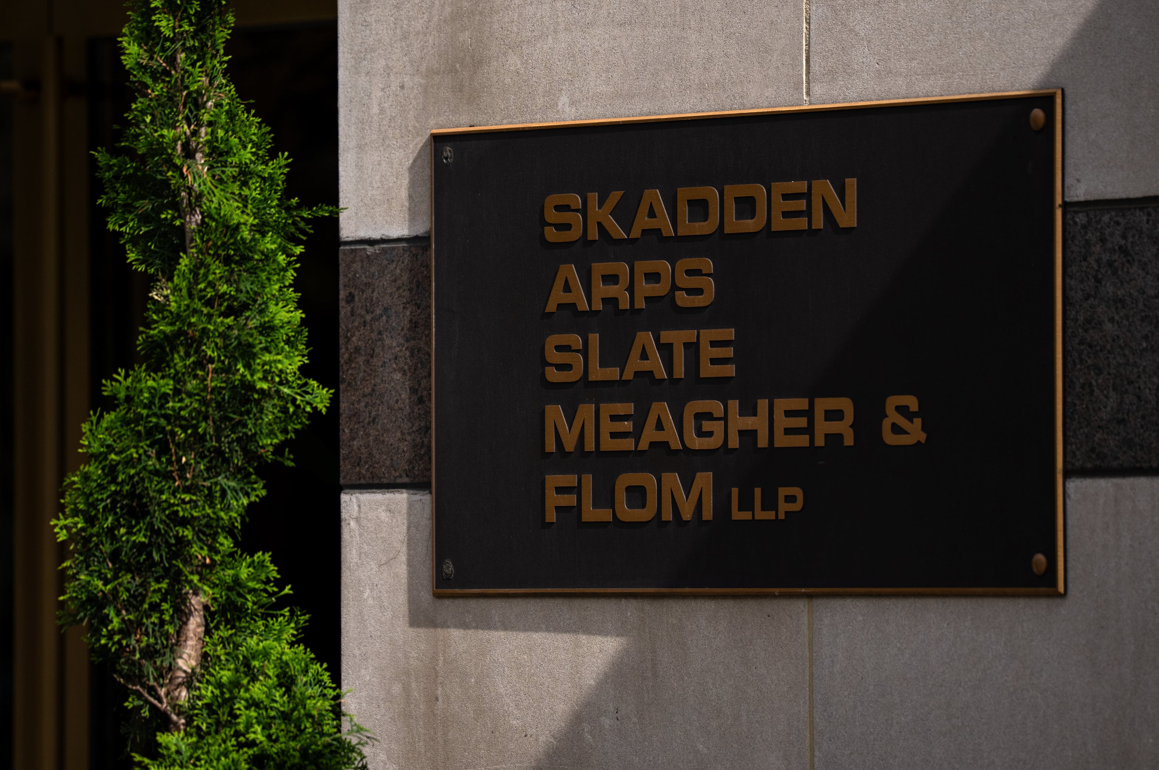 Trump Cuts Pro Bono Deals With Law Firms As He Seeks Trade Help