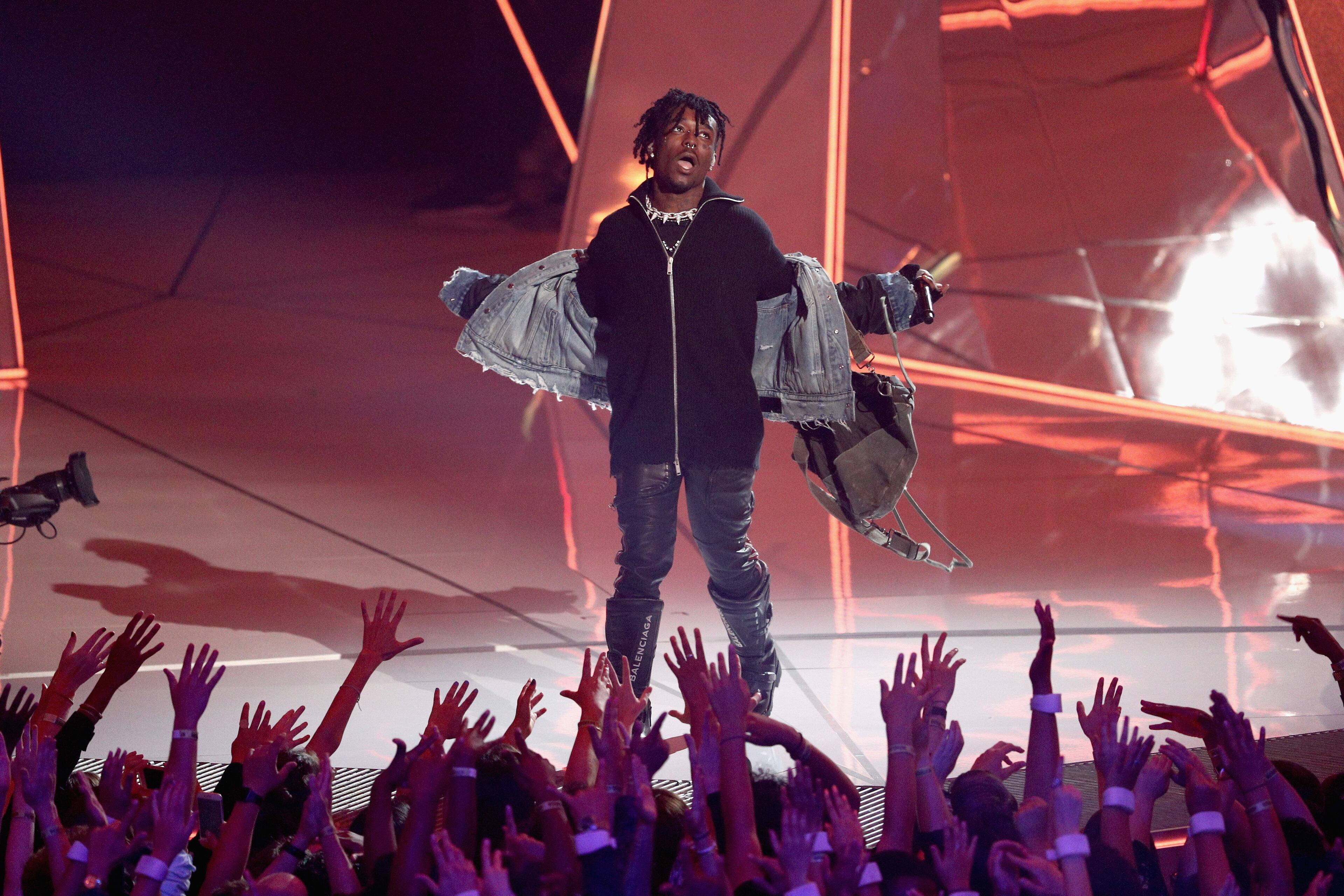 INGLEWOOD, CA - AUGUST 27: Lil Uzi Vert performs onstage during the 2017 MTV Video Music Awards at The Forum on August 27, 2017 in Inglewood, California. (Photo by Frederick M. Brown/Getty Images)