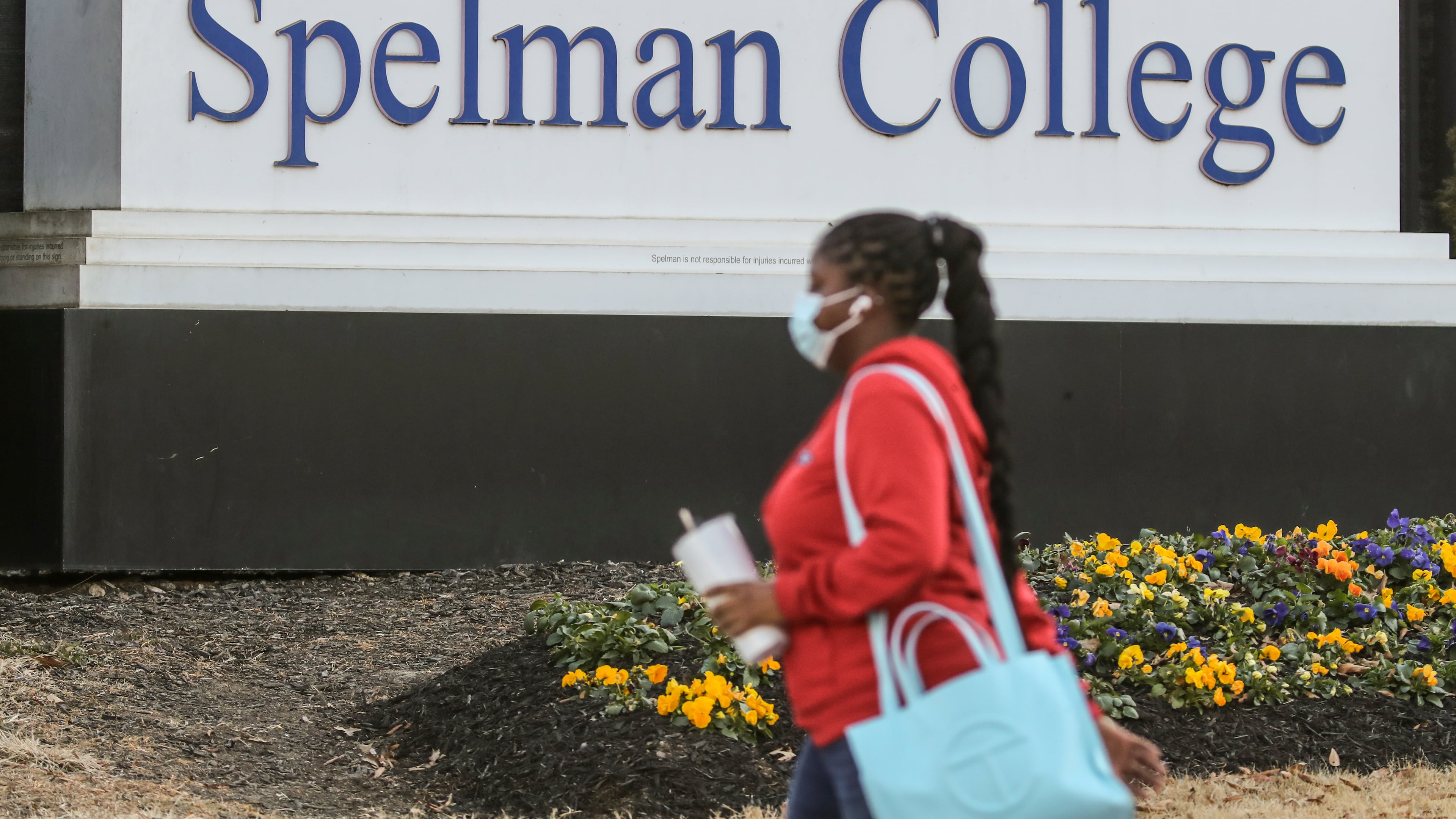 February 1, 2022 Atlanta: People arrived outside the Spelman campus, (John Spink / John.Spink@ajc.com)