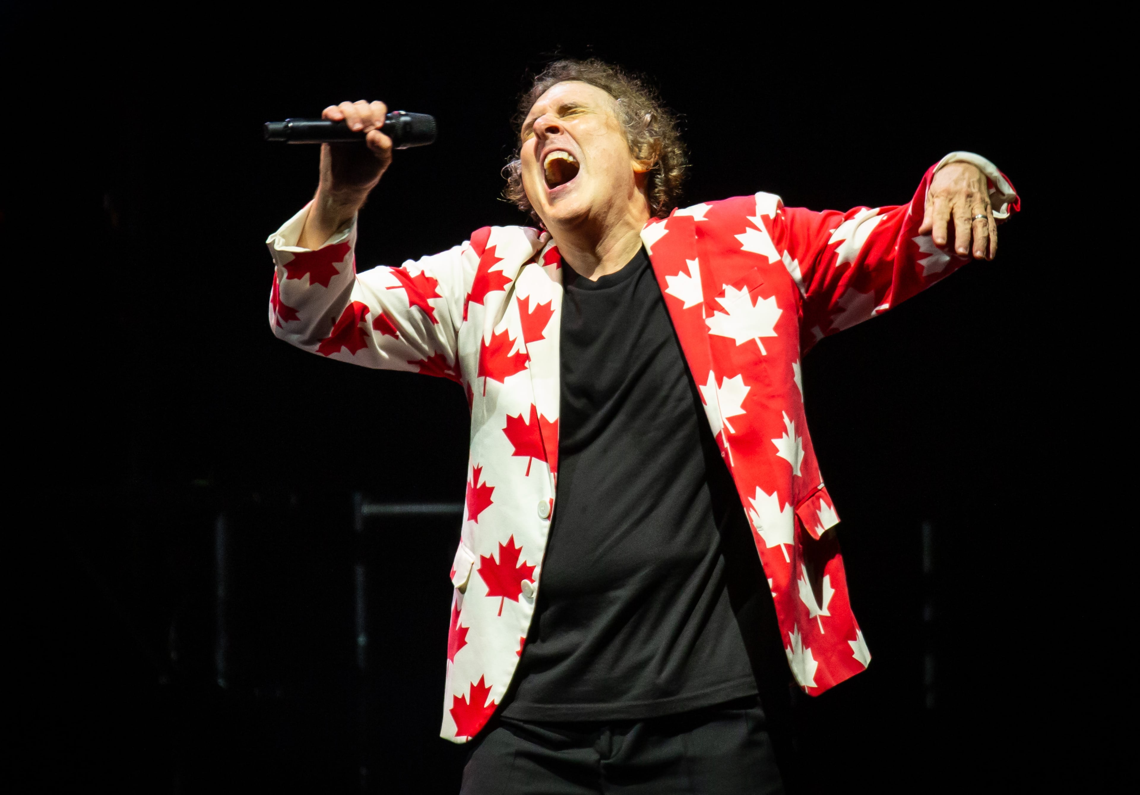 Alpharetta, Ga: "Weird Al" Yankovic playing "Canadian Idiot" at Ameris Bank Ampitheatre. Yankovic played a stunningly wide array of his humorous songs Sunday night along with matching costume changes and video montages. Photo taken Sunday May 31, 2026 at Ameris Bank Amphitheatre. 060126 weird al (RYAN FLEISHER FOR THE ATLANTA JOURNAL-CONSTITUTION)