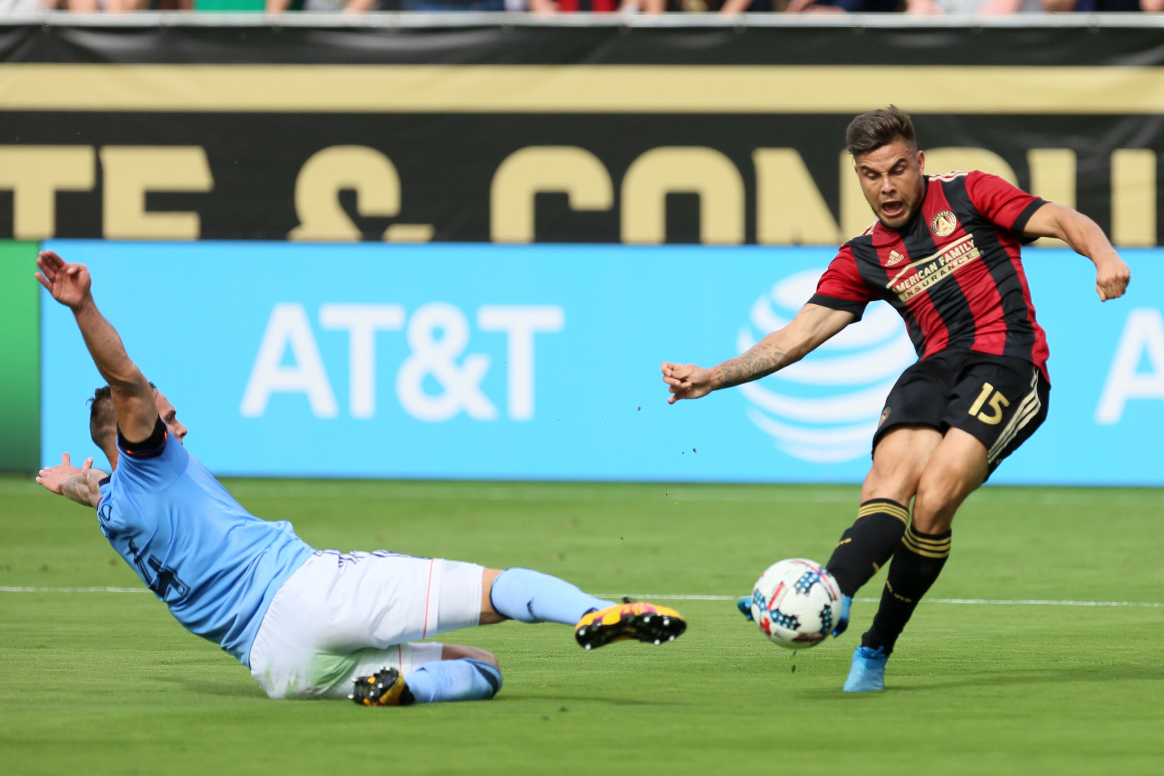 Hector 'Tito' Villalba shoots for the second goal for Atlanta United. Miguel Martinez/Mundo Hispanico
