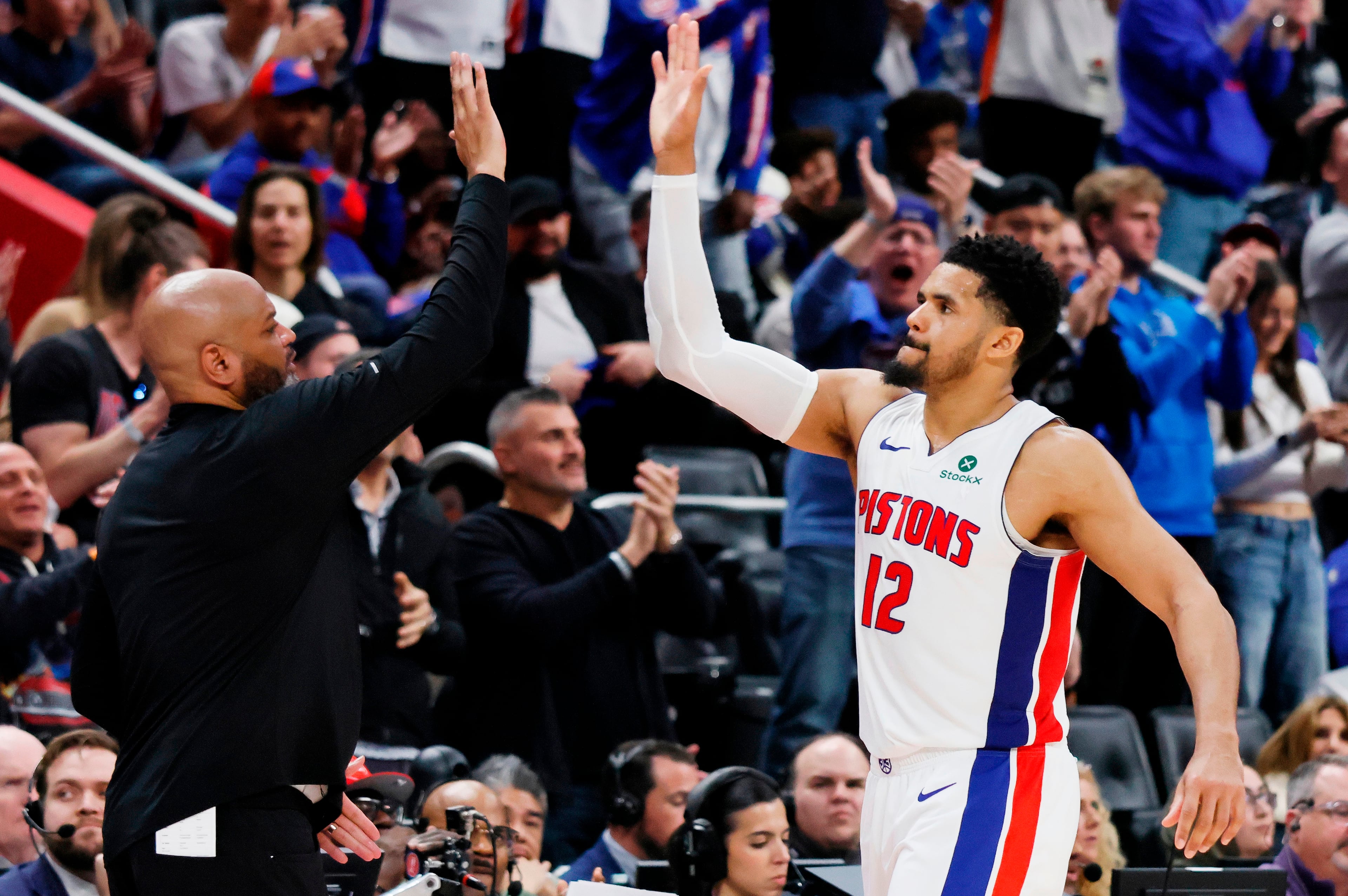 Magic Pistons Basketball
