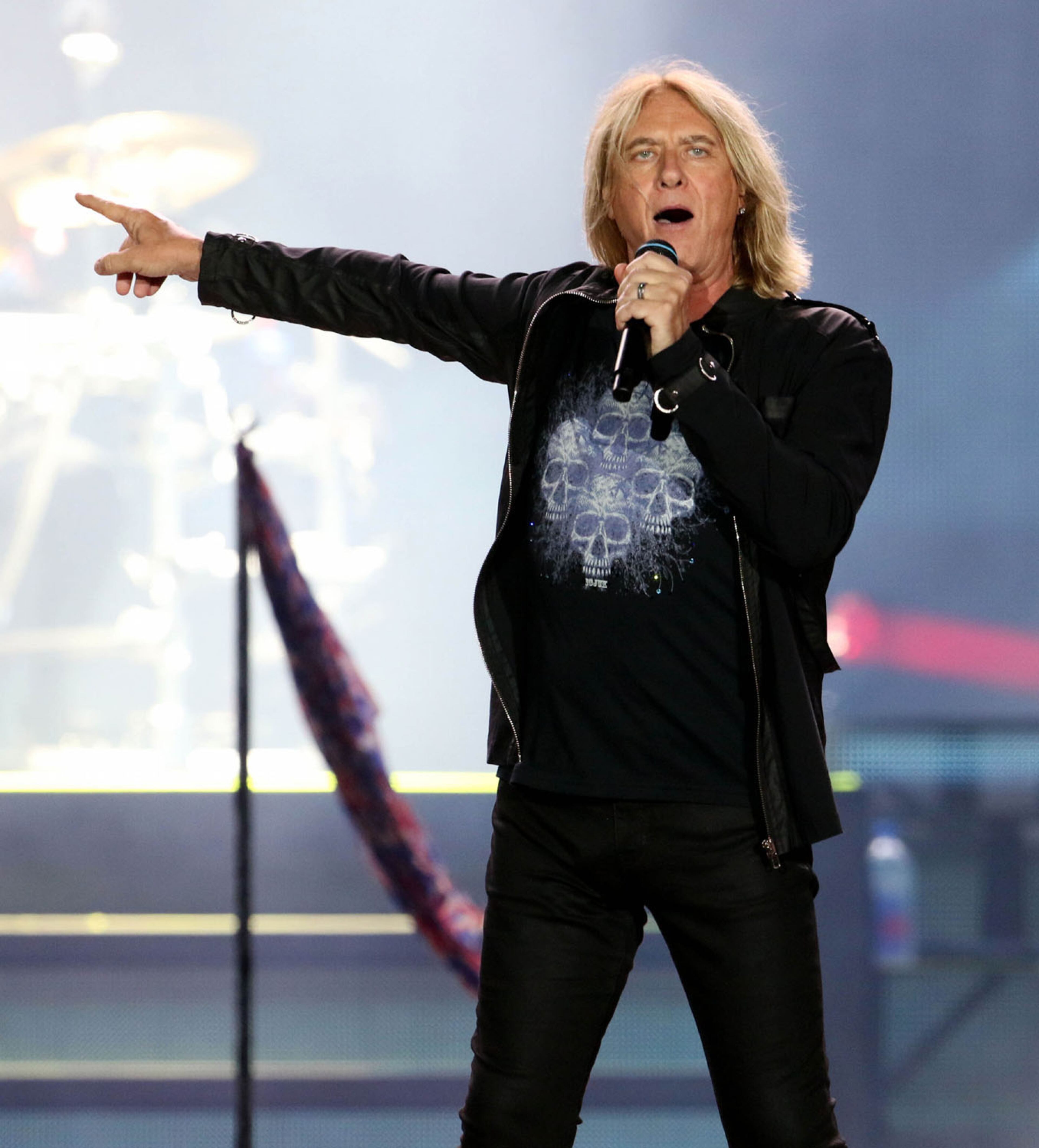 -- Def Leppard perform "Animal"
Def Leppard and The Pretenders entertained a crowd of close to 40,000 fans on Sunday, July 1, 2018 at SunTrust Park. Journey was on the bill but did not allow photos to be taken.
Robb Cohen Photography & Video /RobbsPhotos.com