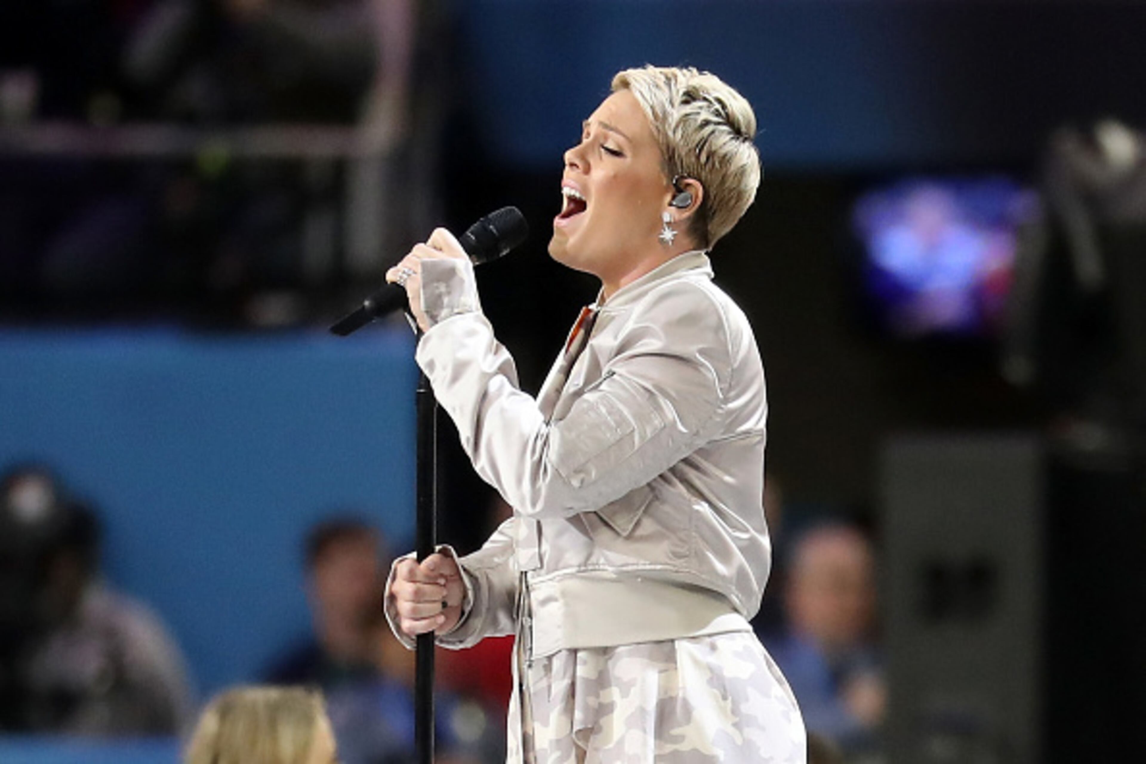 MINNEAPOLIS, MN - FEBRUARY 04: Pink sings the national anthem prior to Super Bowl LII between the New England Patriots and the Philadelphia Eagles at U.S. Bank Stadium on February 4, 2018 in Minneapolis, Minnesota. (Photo by Rob Carr/Getty Images)