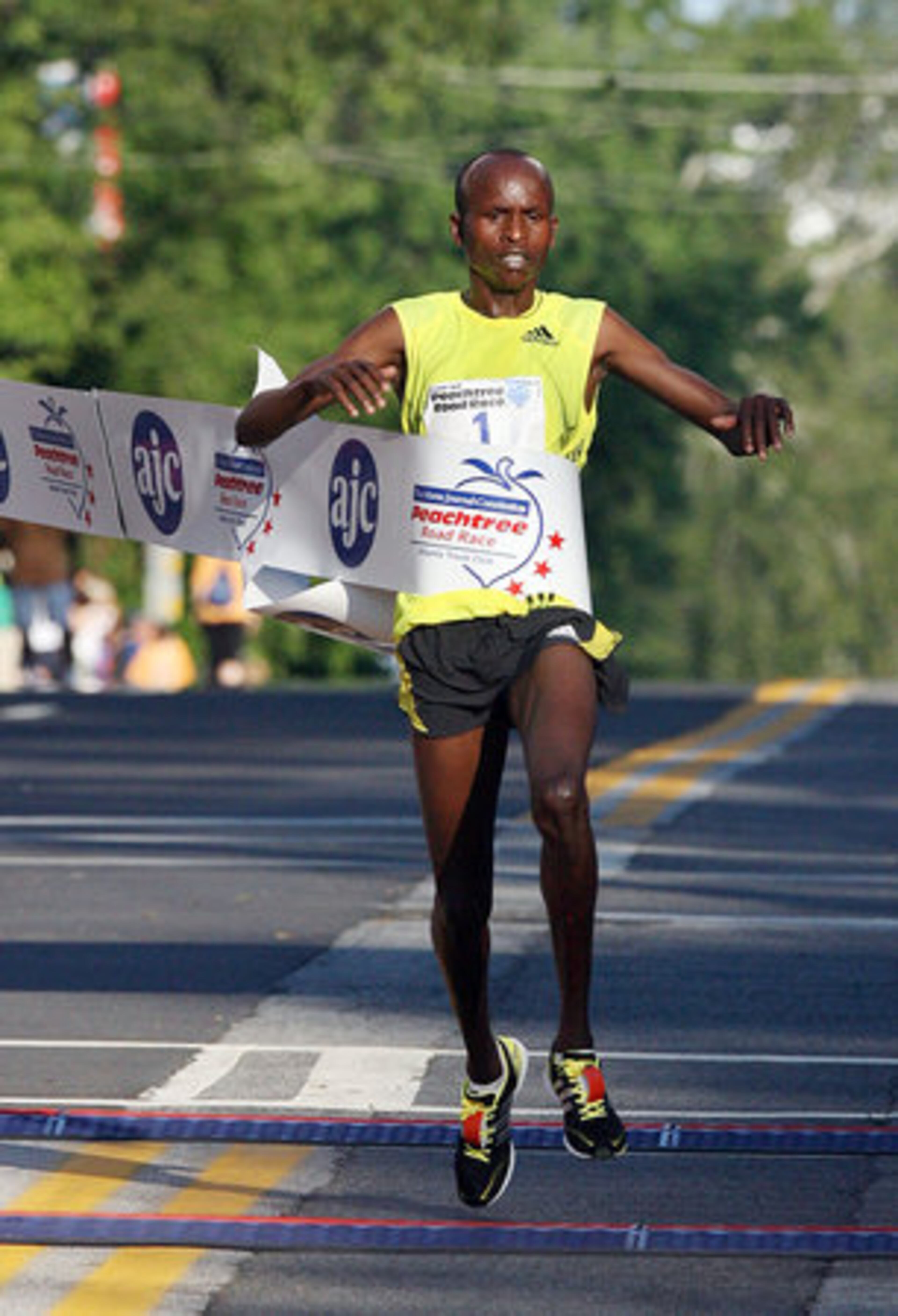 Sammy Kitwara of Kenya won the 2009 AJC Peachtree Road Race with a time of 27:21, the second fastest time ever in the July 4 race.