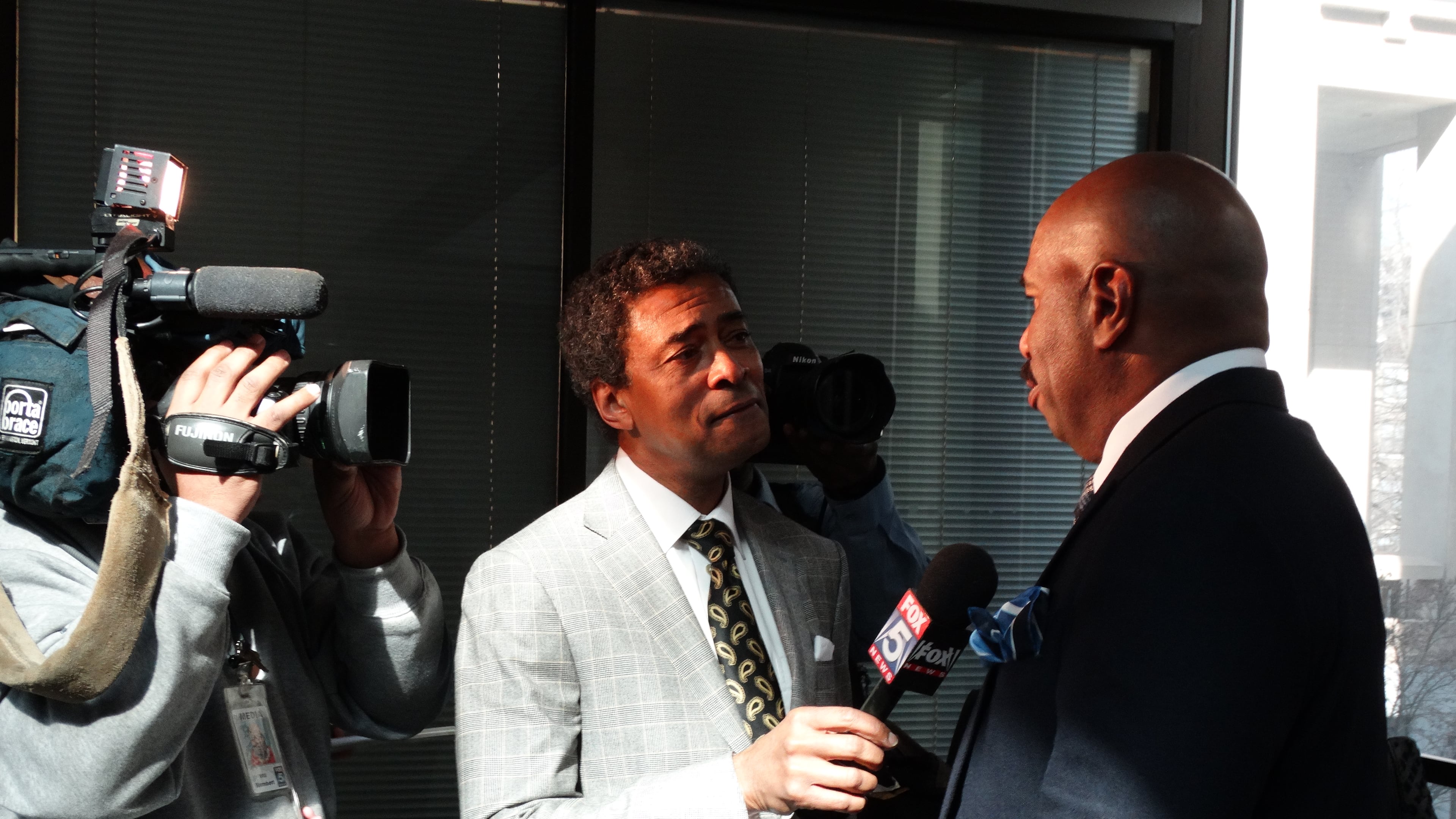 Morse Diggs of Fox 5, which airs Steve Harvey's talk show daily at 3 p.m. weekdays, interviews him about the awards show. CREDIT: Rodney Ho/rho@ajc.com