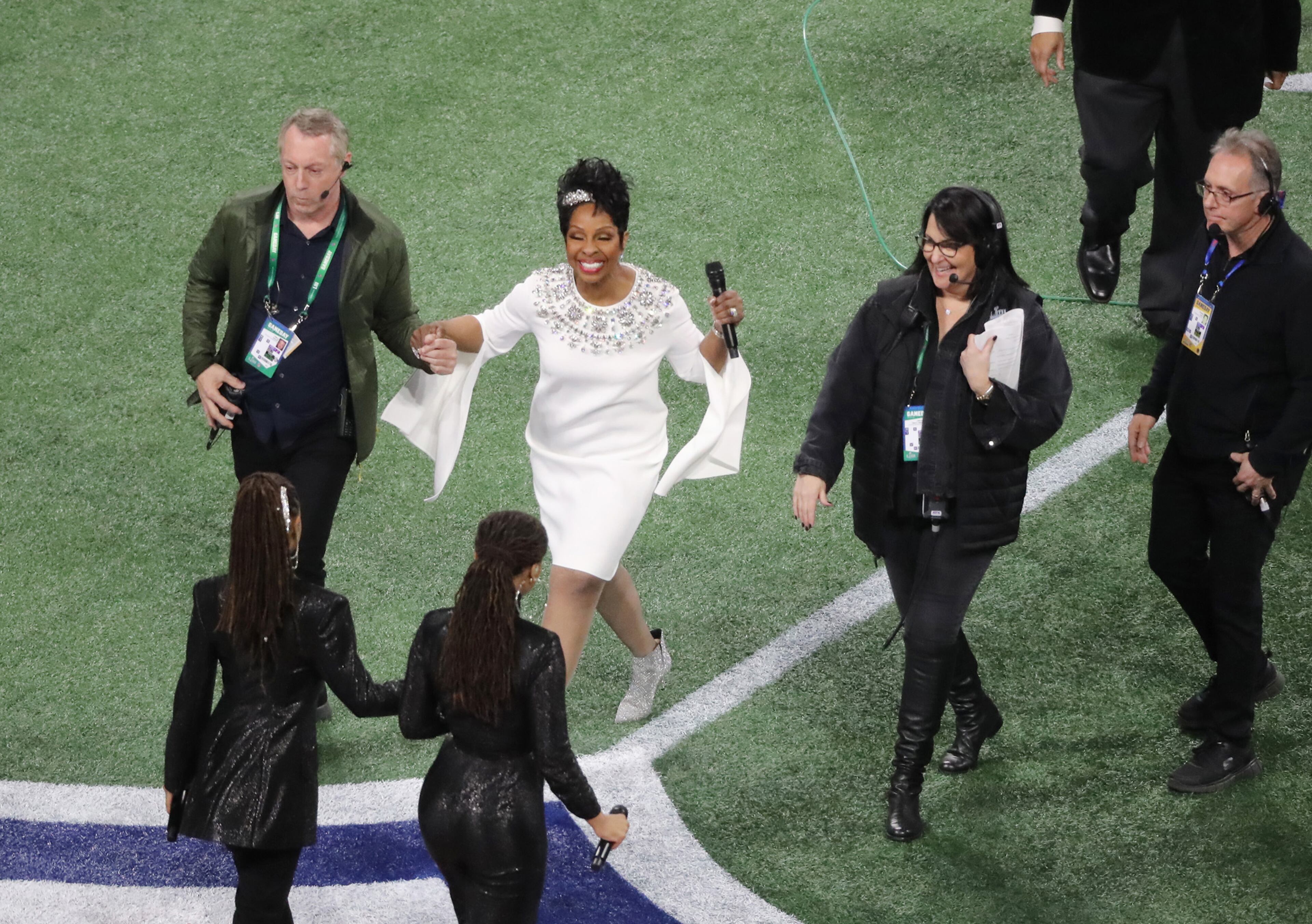 2/3/19 - Atlanta - Gladys Knight takes the field before the New England Patriots play the Los Angeles Rams in Super Bowl LIII on Sunday, Feb. 3, 2019 at Mercedes-Benz Stadium in Atlanta, Ga. 
JOHN SPINK/JSPINK@AJC.COM

