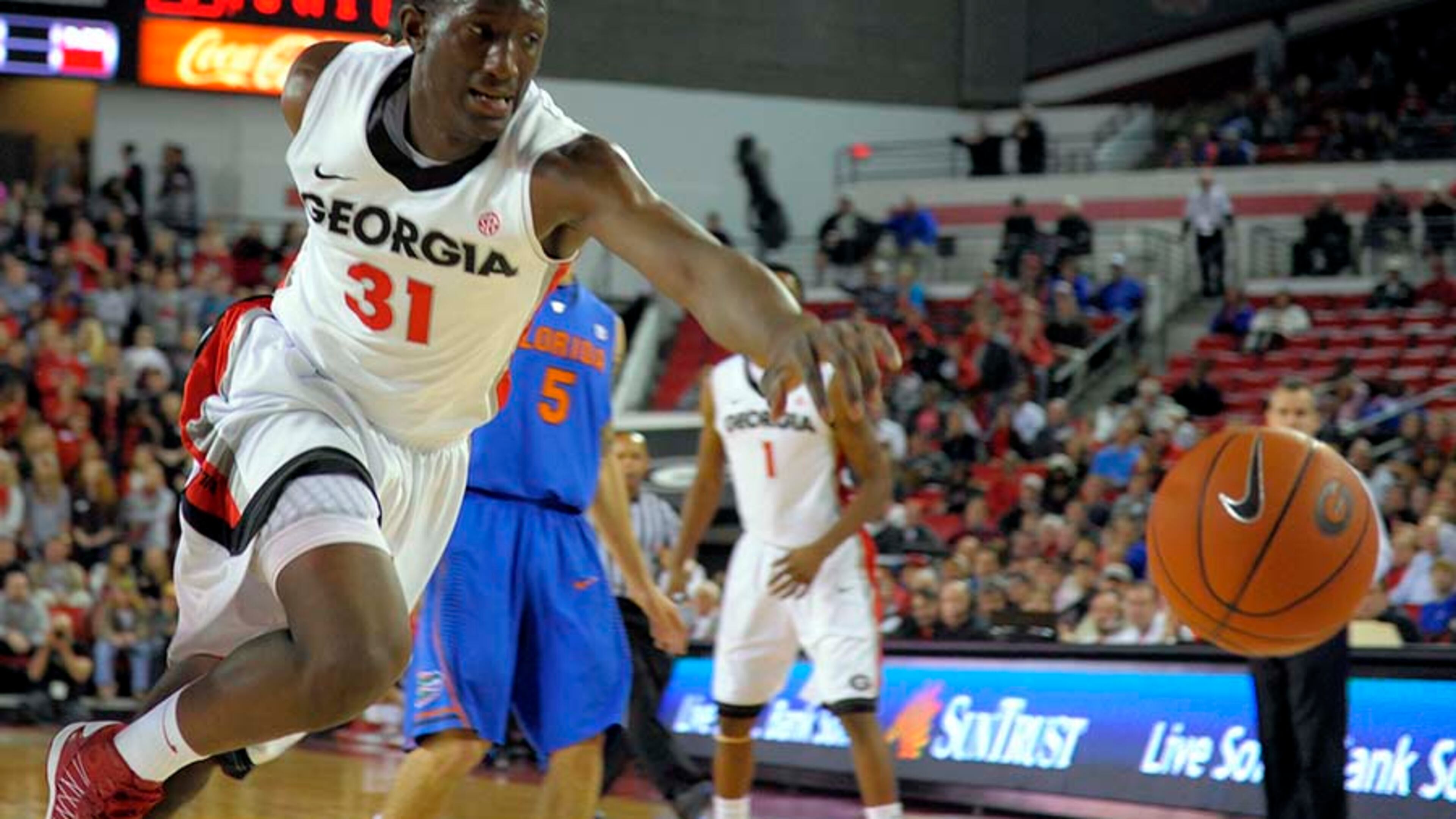 Georgia forward Brandon Morris, who averaged 8.6 points and 3.4 rebounds last season, was one of four starters set to return from last year’s 20-win team.