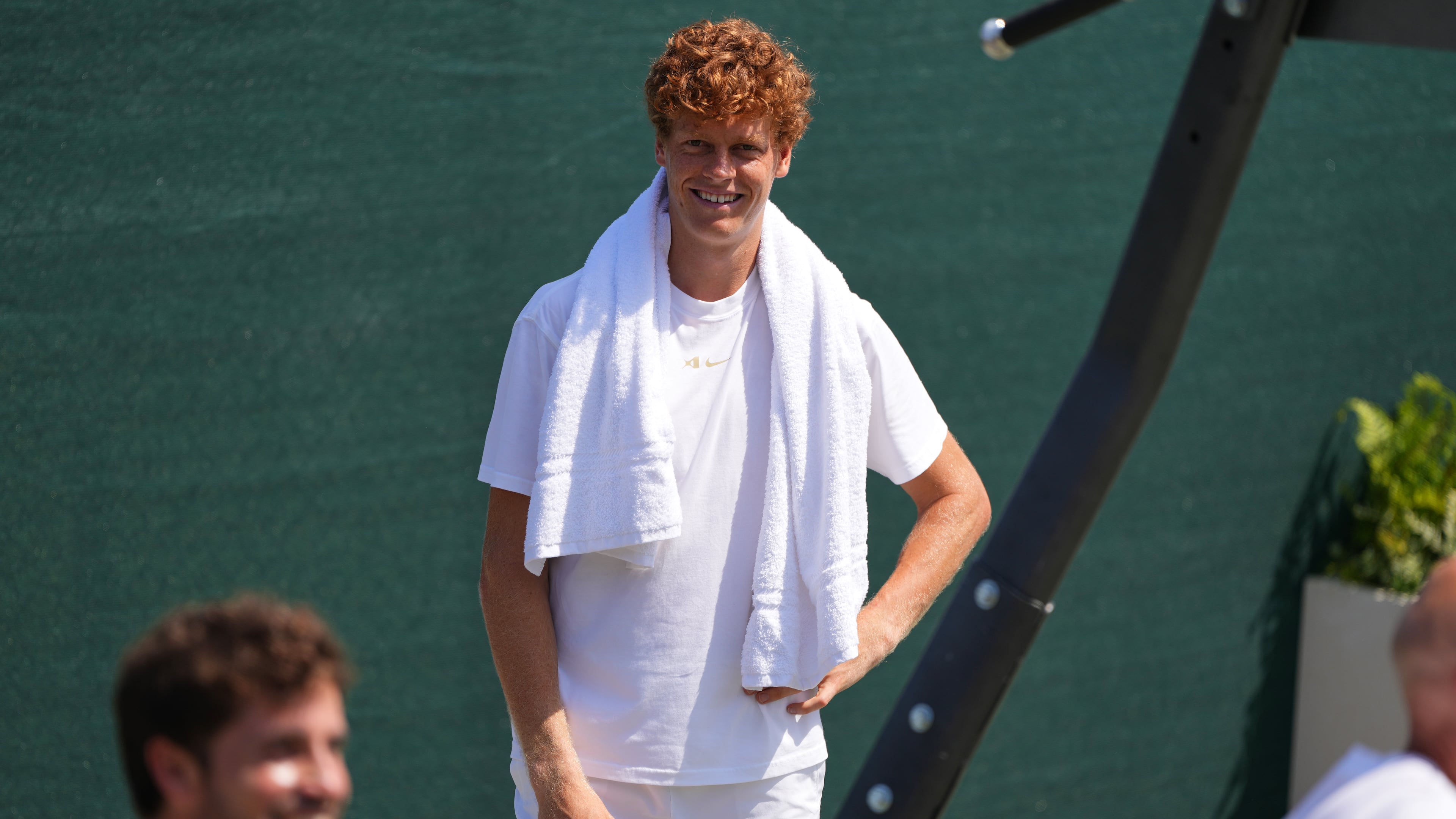 Jannik Sinner of Italy smiles during a training session at the All England Lawn Tennis and Croquet Club, ahead of the Wimbledon Championships in London, Thursday, June 25, 2026. (AP Photo/Kirsty Wigglesworth)