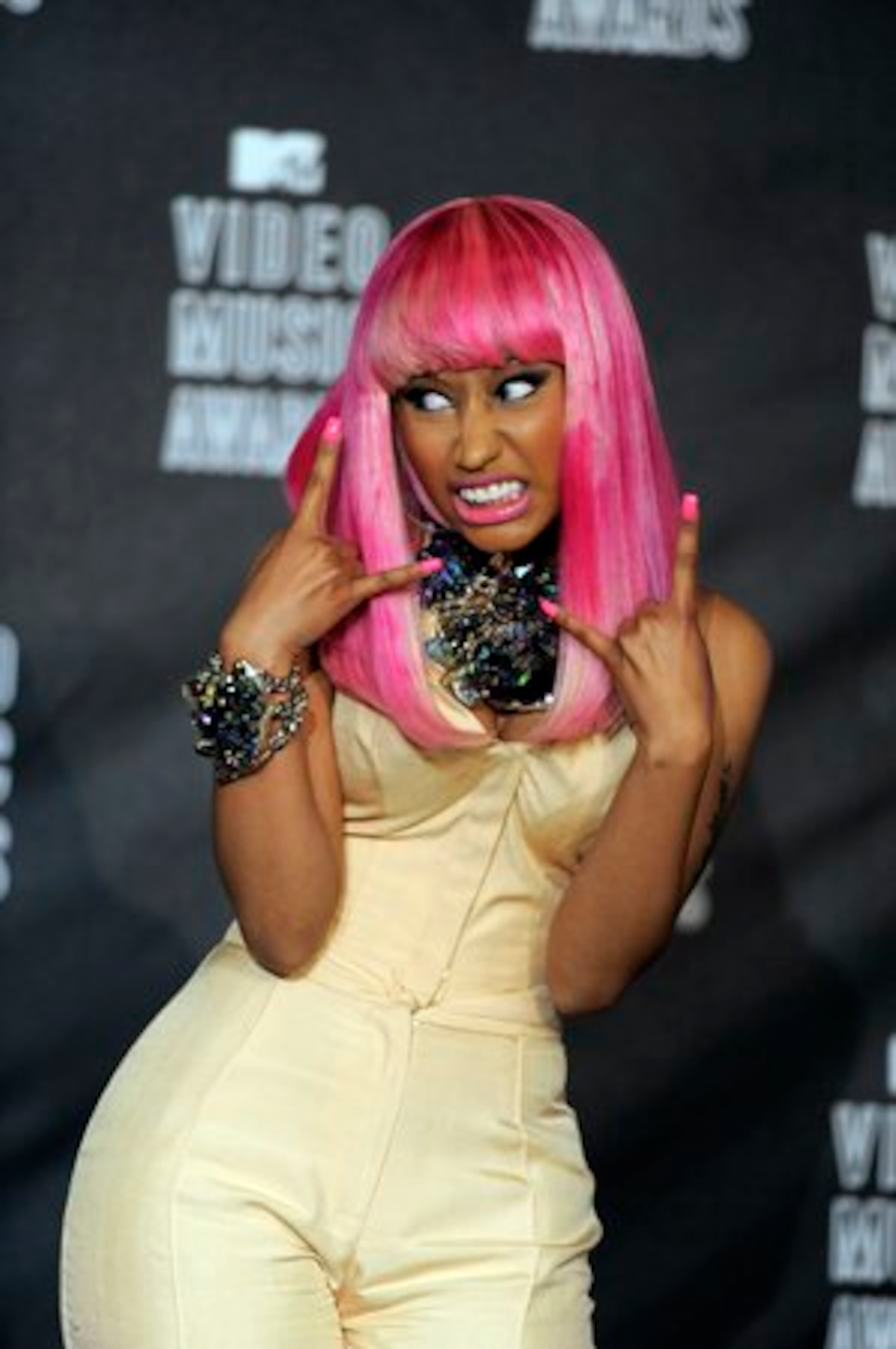 Minaj rocks out in pink for the 2010 MTV Music Video Awards.