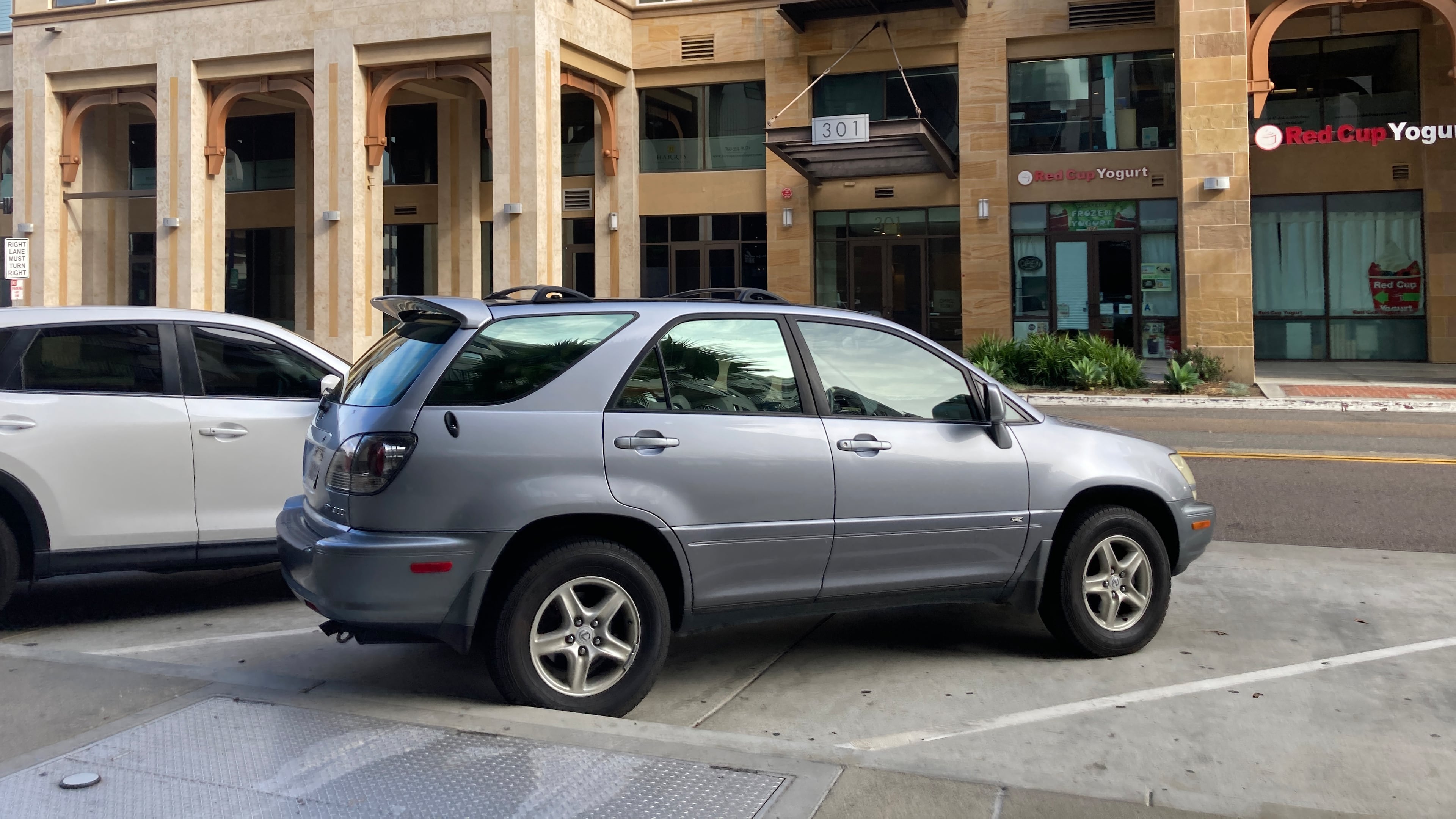 The author's 2002 Lexus RX. (Matt Degen for the AJC)
