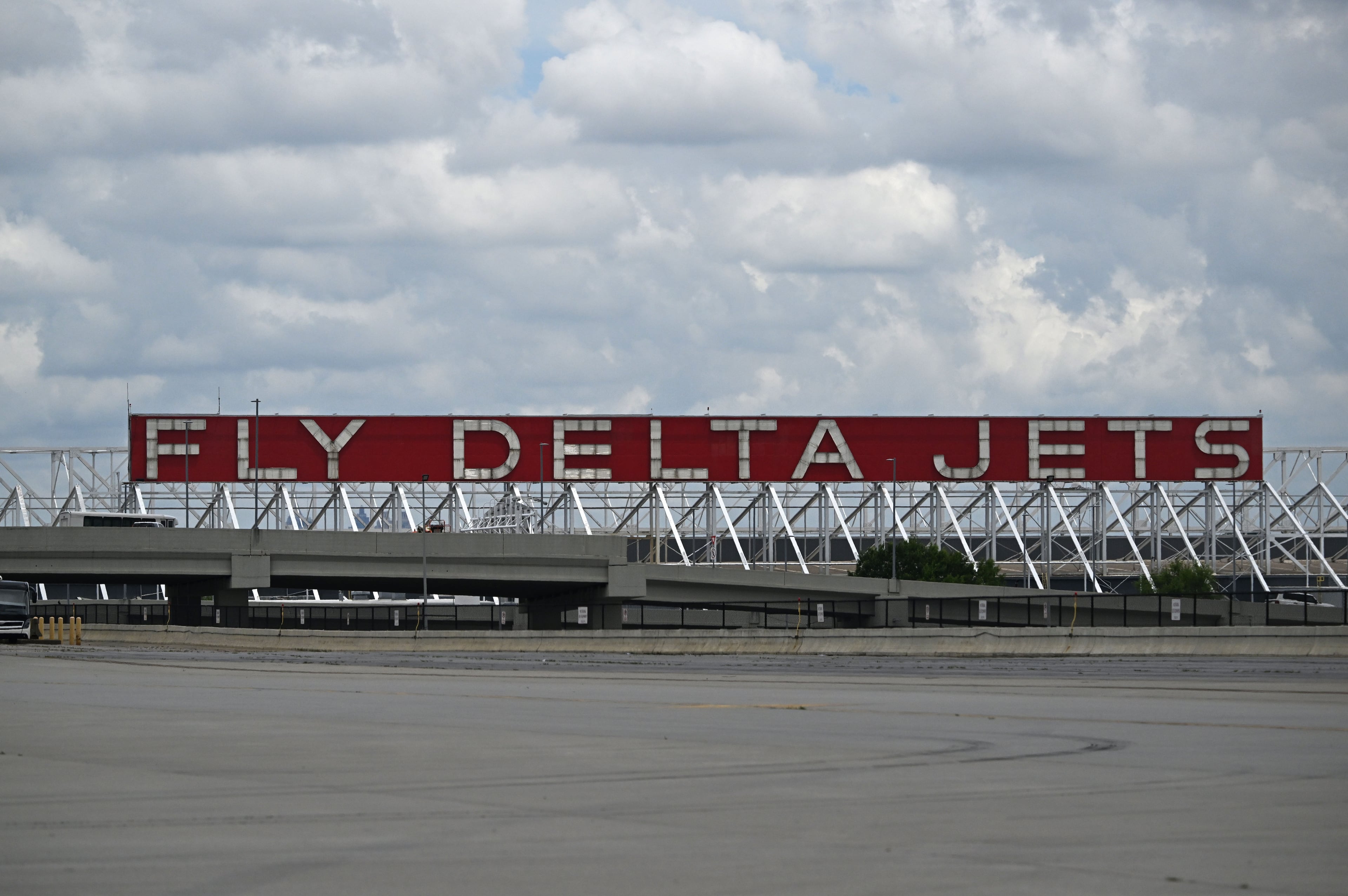 Delta DASH
