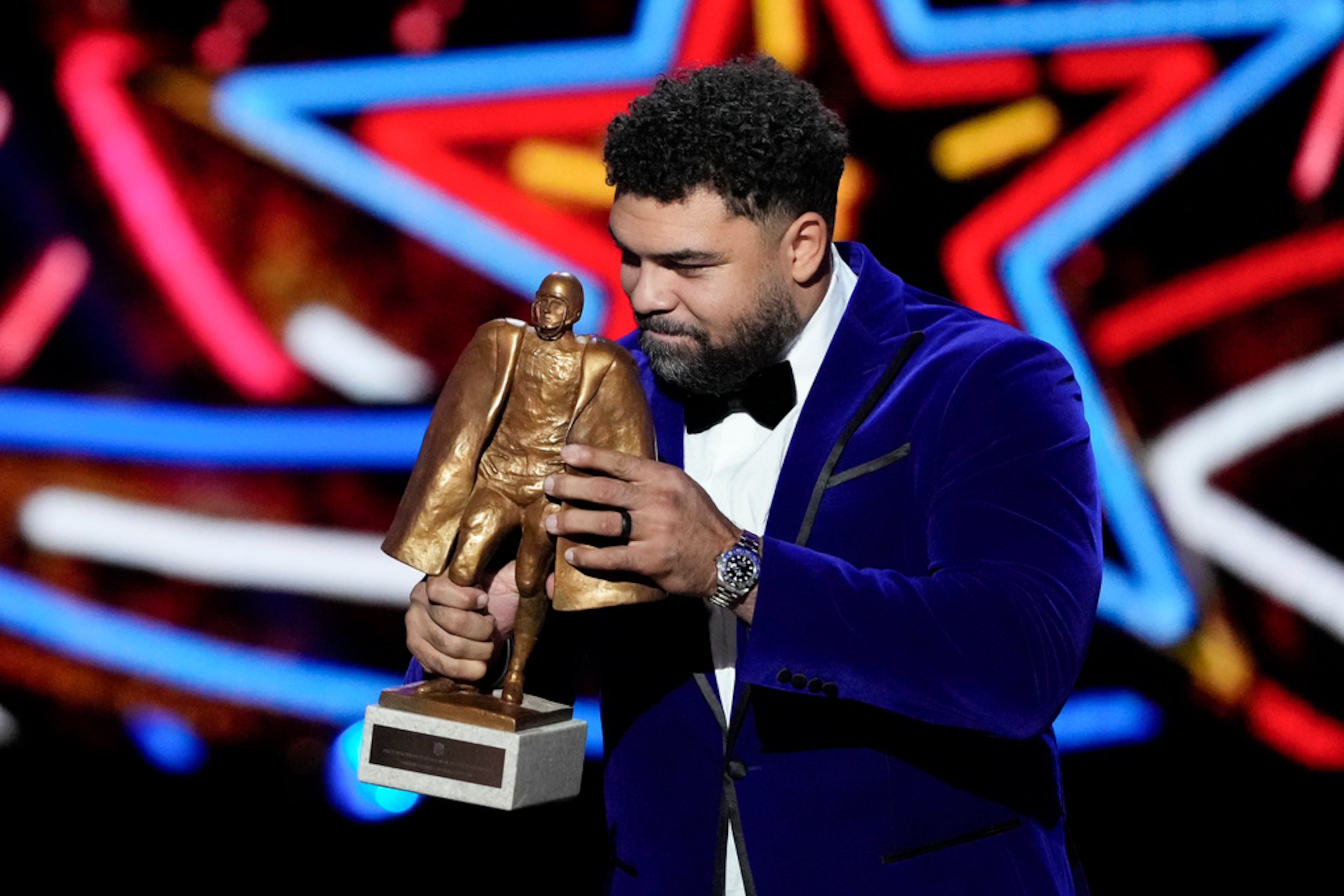 Pittsburgh Steelers' Cameron Heyward, the Walter Payton Man of the Year Award winner speaks during the NFL Honors award show ahead of the Super Bowl 58 football game Thursday, Feb. 8, 2024, in Las Vegas. The San Francisco 49ers face the Kansas City Chiefs in Super Bowl 58 on Sunday. (AP Photo/David J. Phillip)