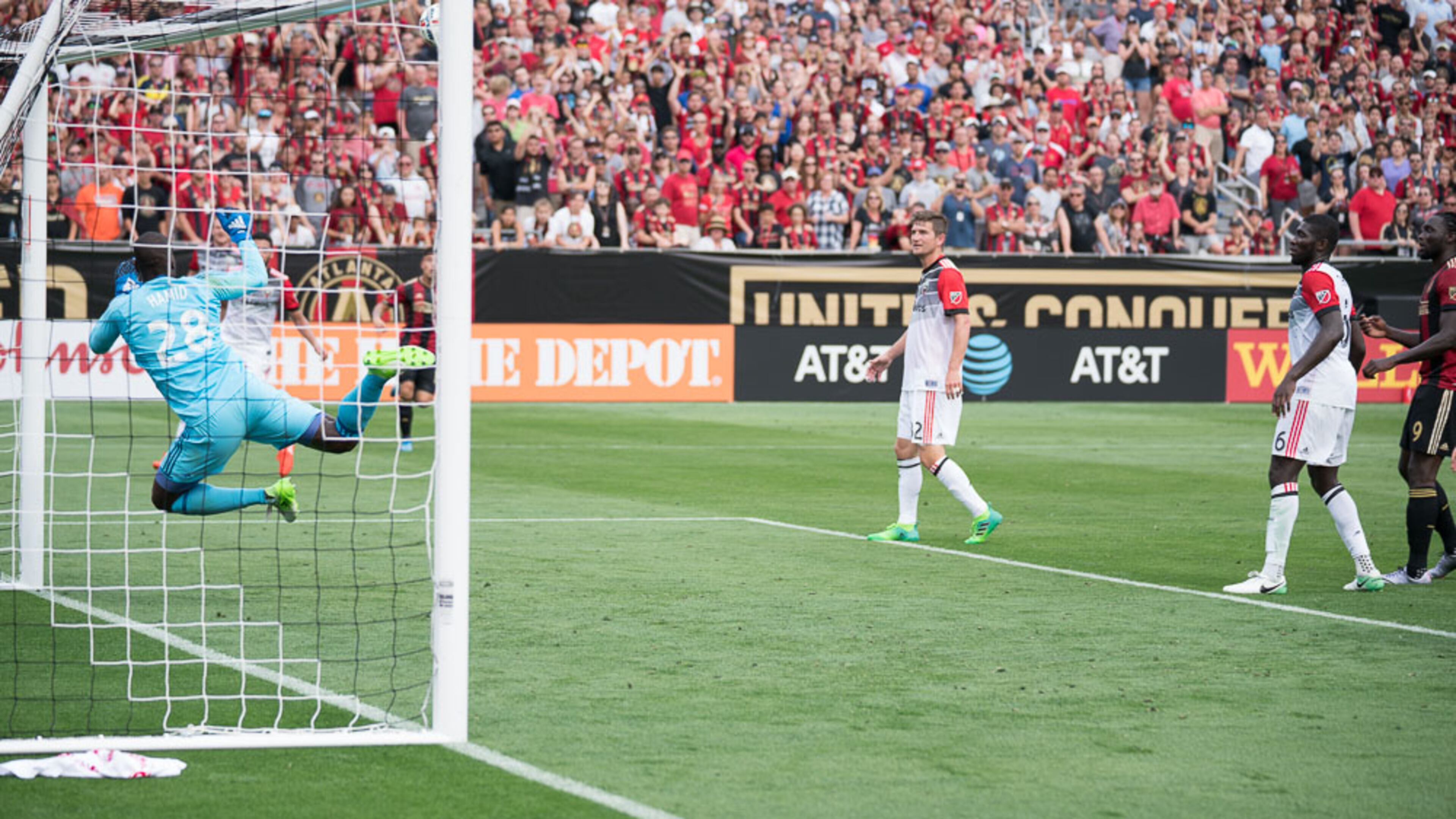 D.C. United goalkeeper Bill Hamid (28) makes a save the 3-1 win over Atlanta United Sunday, April 30, 2017, at Bobby Dodd Stadium in Atlanta.