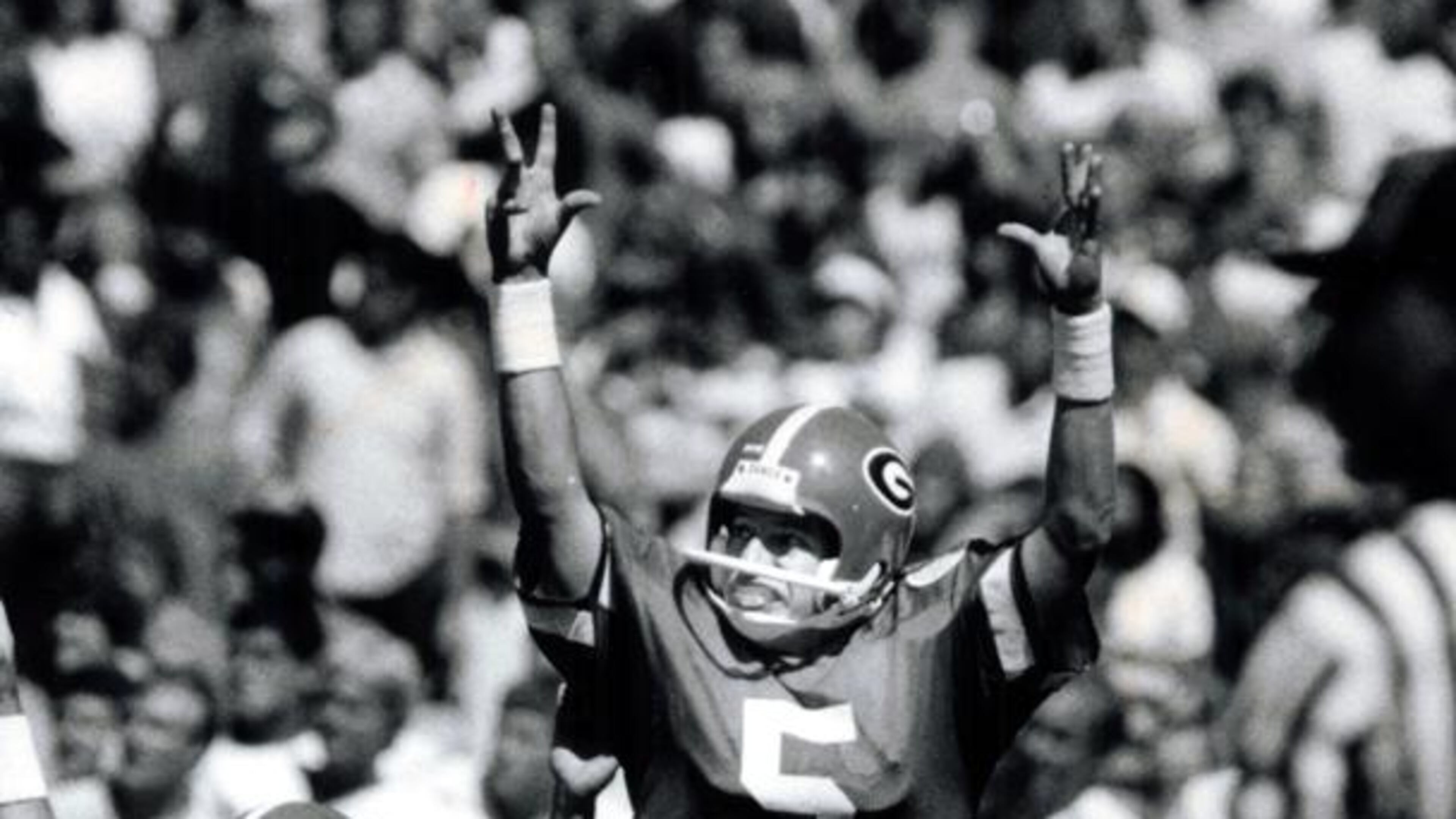 Georgia kicker Kevin Butler kicks a 51-yard field goal against Clemson in 1984. (BILLY DOWNS/AJC staff)