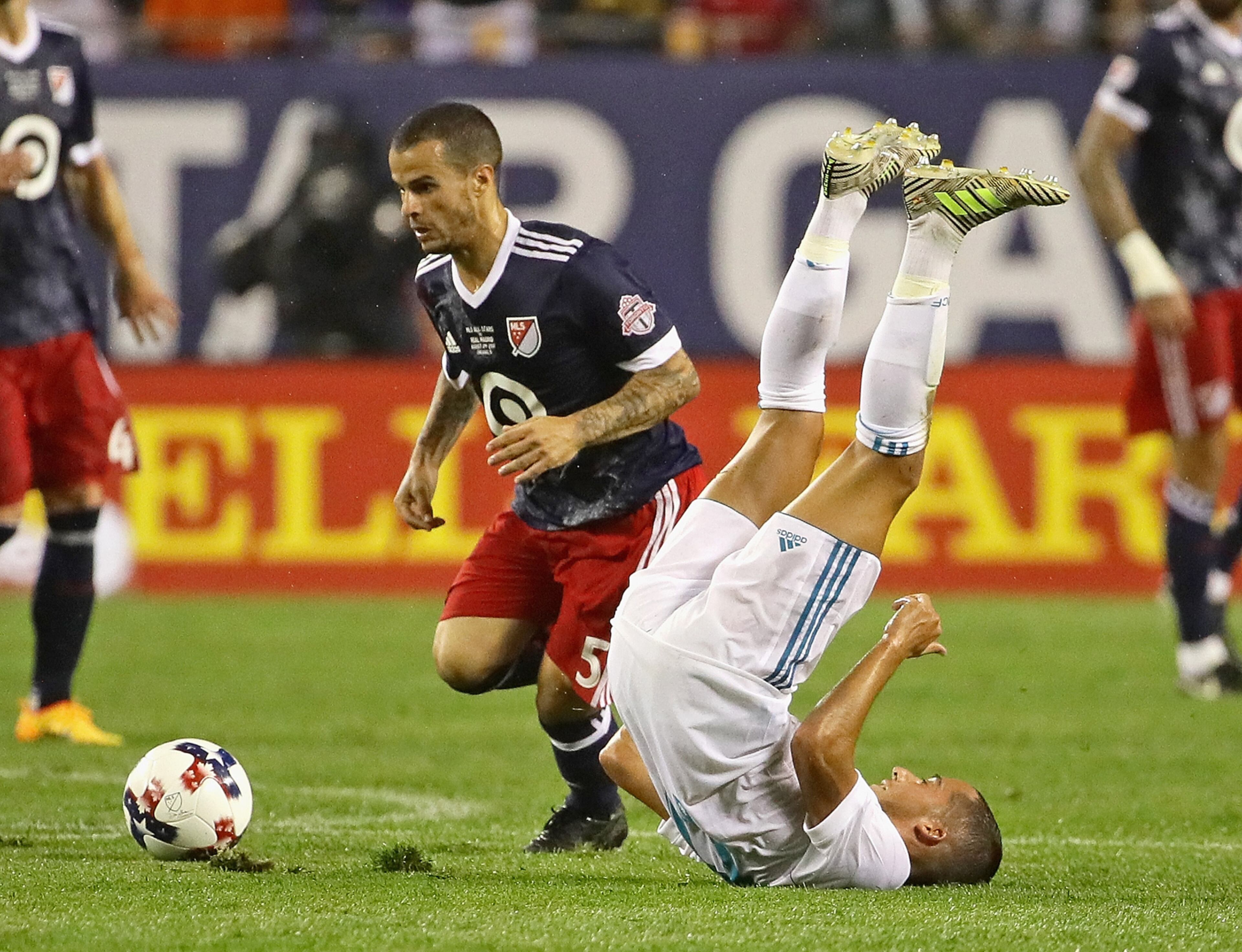 CHICAGO, IL - AUGUST 02: Sebastian Giovinco #5 of the MLS All-Stars moves around Lucas Vazquez of Real Mardrid during the 2017 MLS All- Star Game at Soldier Field on August 2, 2017 in Chicago, Illinois. (Photo by Jonathan Daniel/Getty Images) ***BESTPIX***