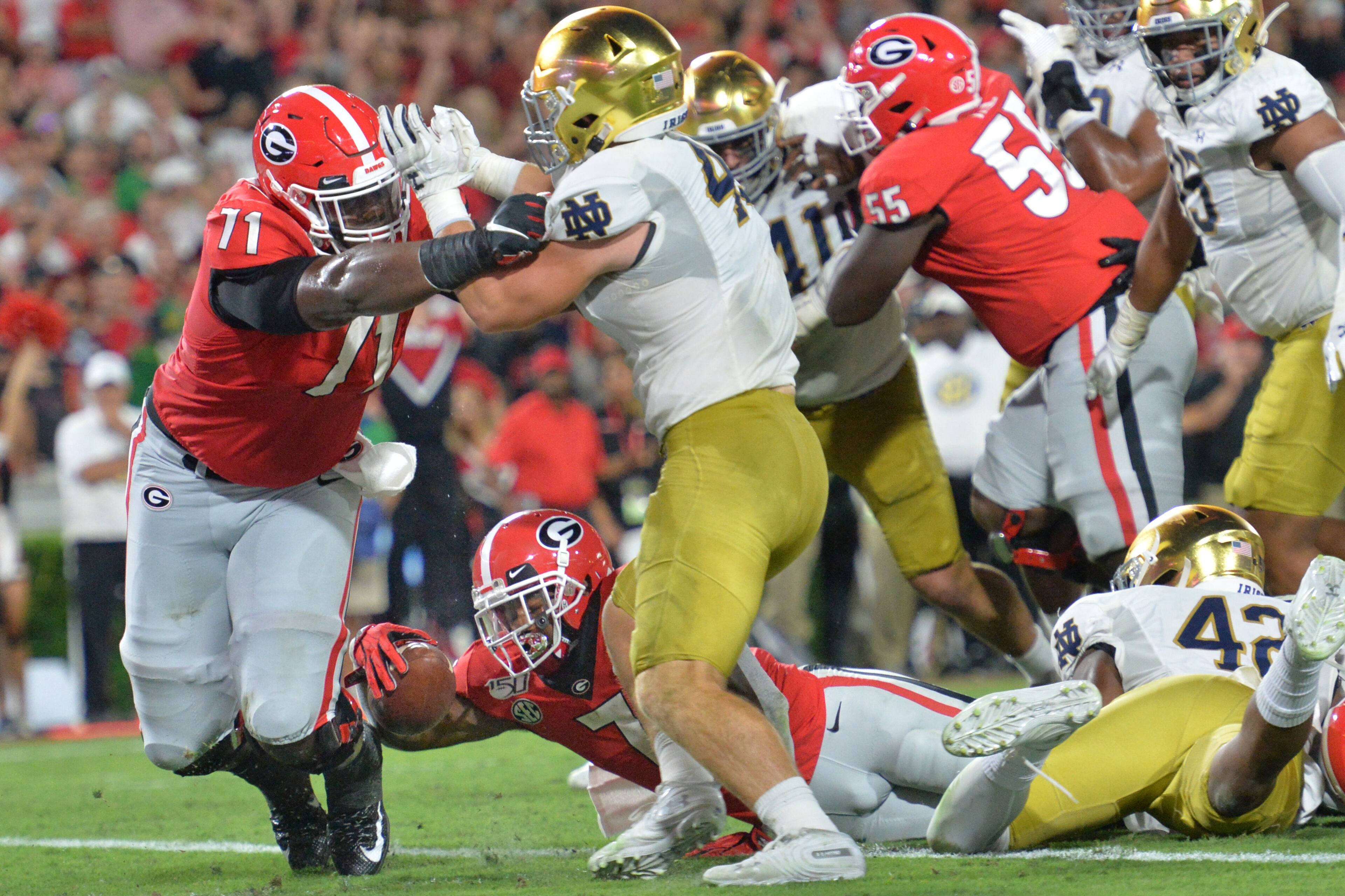 Georgia running back D'Andre Swift (7) scores a touchdown in the first half in a NCAA college football at Sanford Stadium in Athens on Saturday, September 21, 2019. (Hyosub Shin / Hyosub.Shin@ajc.com)
