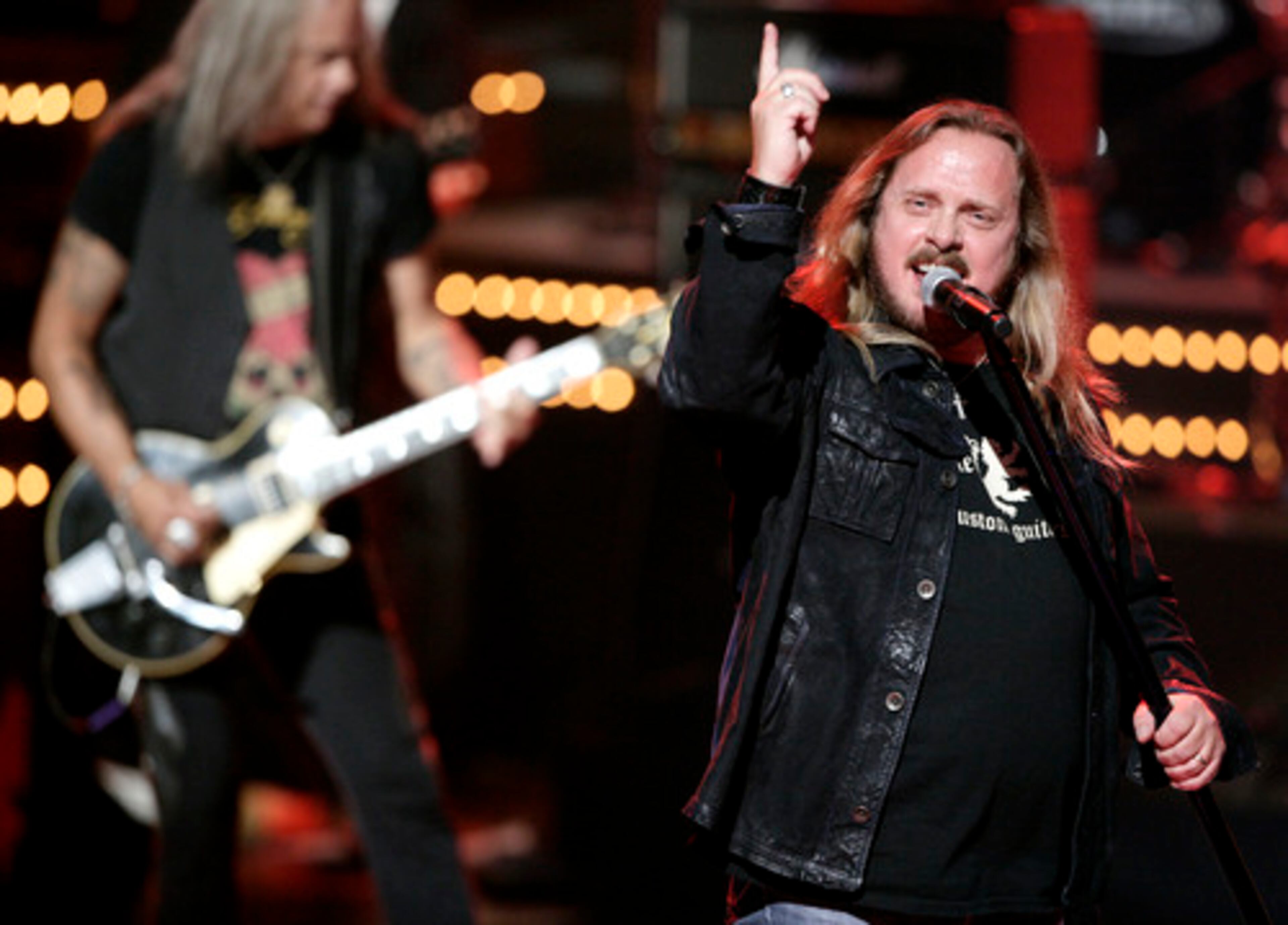 Johnny Van Zant sings with Lynyrd Skynyrd at the tribute.