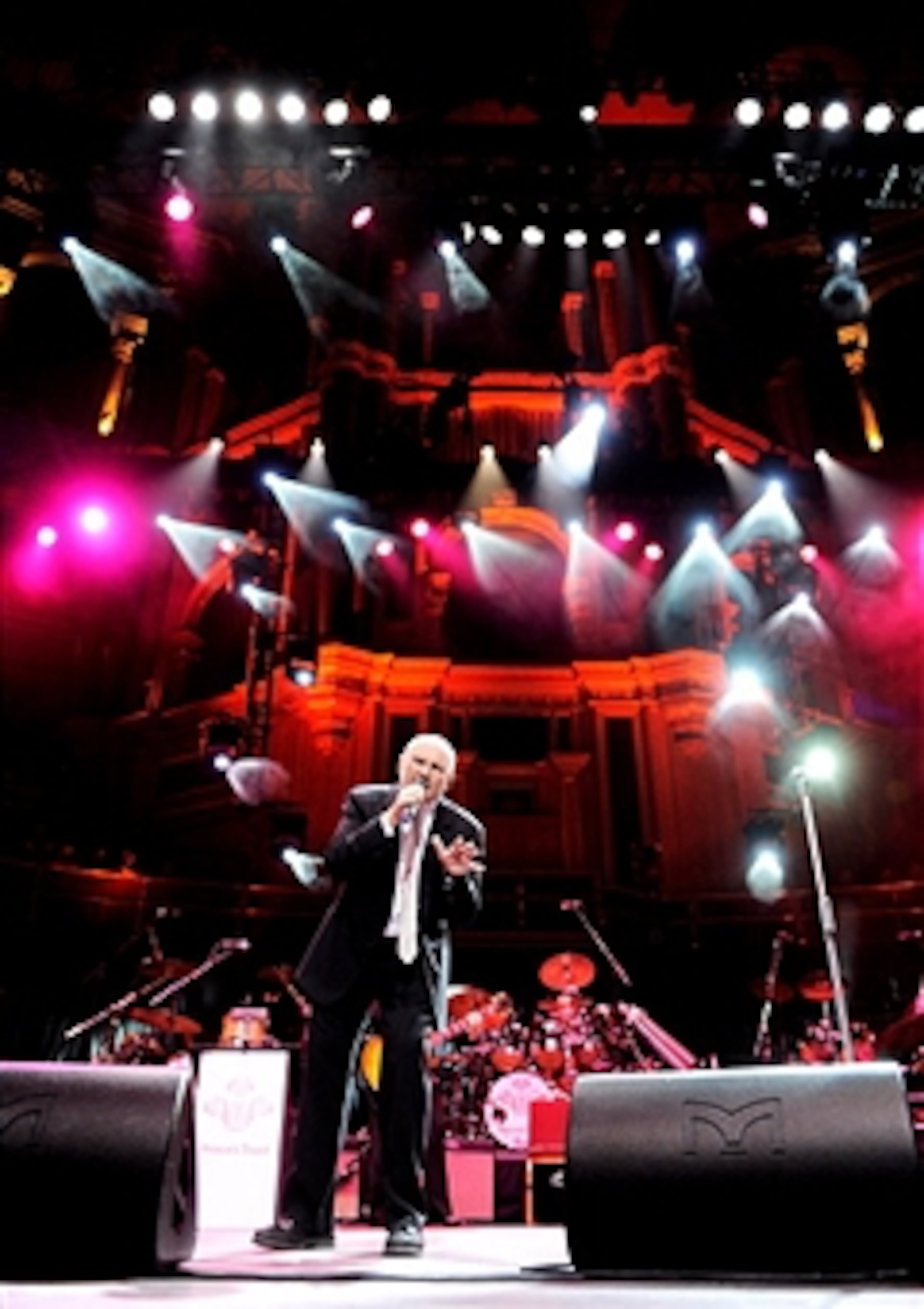LONDON, ENGLAND - NOVEMBER 17: ***EXCLUSIVE*** Musicians Phil Collins (L) and Mark King perform at The Prince's Trust Rock Gala 2010 supported by Novae at the Royal Albert Hall on November 17, 2010 in London, England. (Photo by Ian Gavan/Getty Images)
