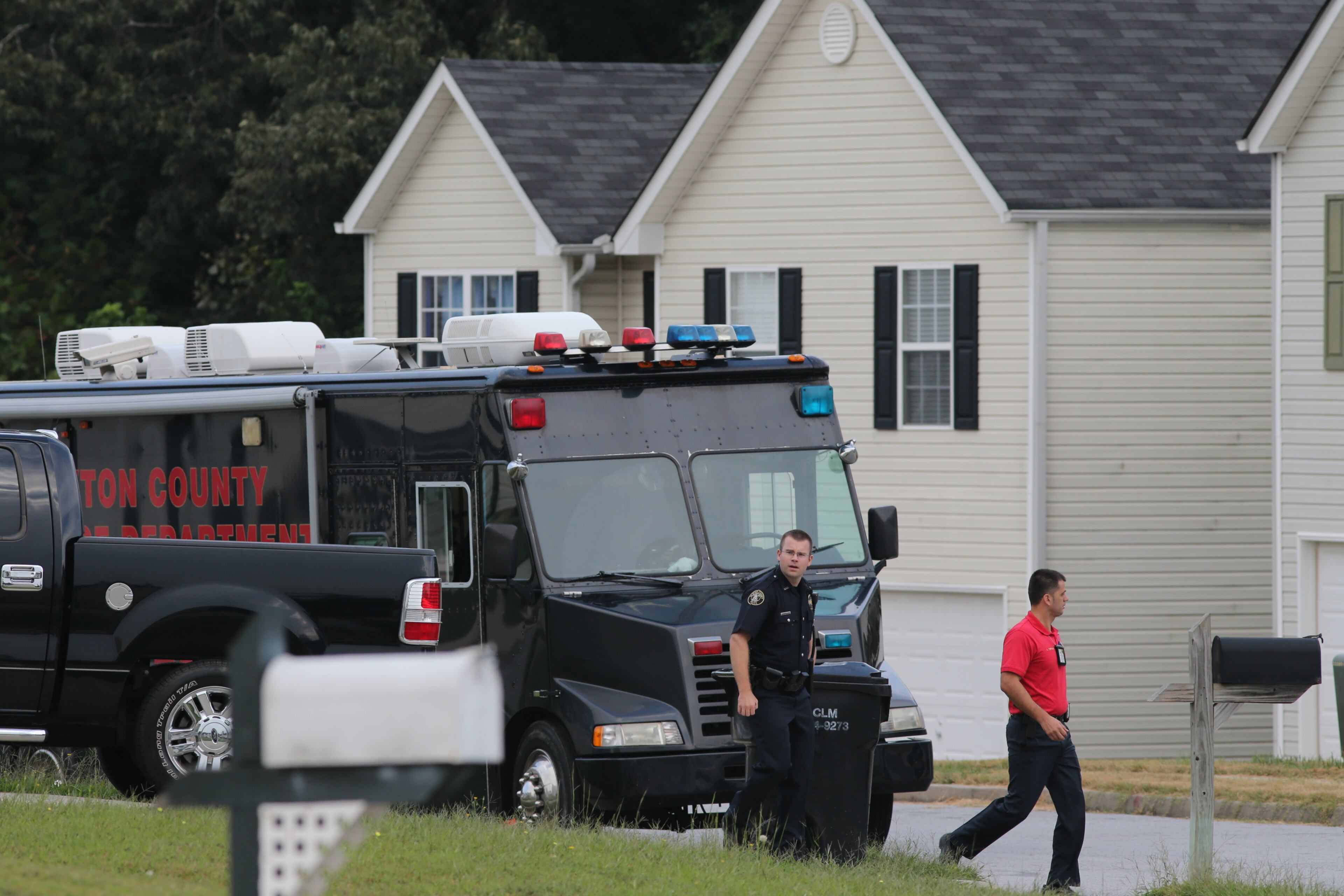 A Clayton County teenager remained missing early Wednesday, more than 24 hours after being kidnapped by armed men who barged into her family's home. Now the girl's mother and other family members are trying to raise a $10,000 ransom to give the men who kidnapped her youngest, 14-year-old Ayvani Hope Perez, after their demand for cash and jewelry went unmet in the robbery attempt.