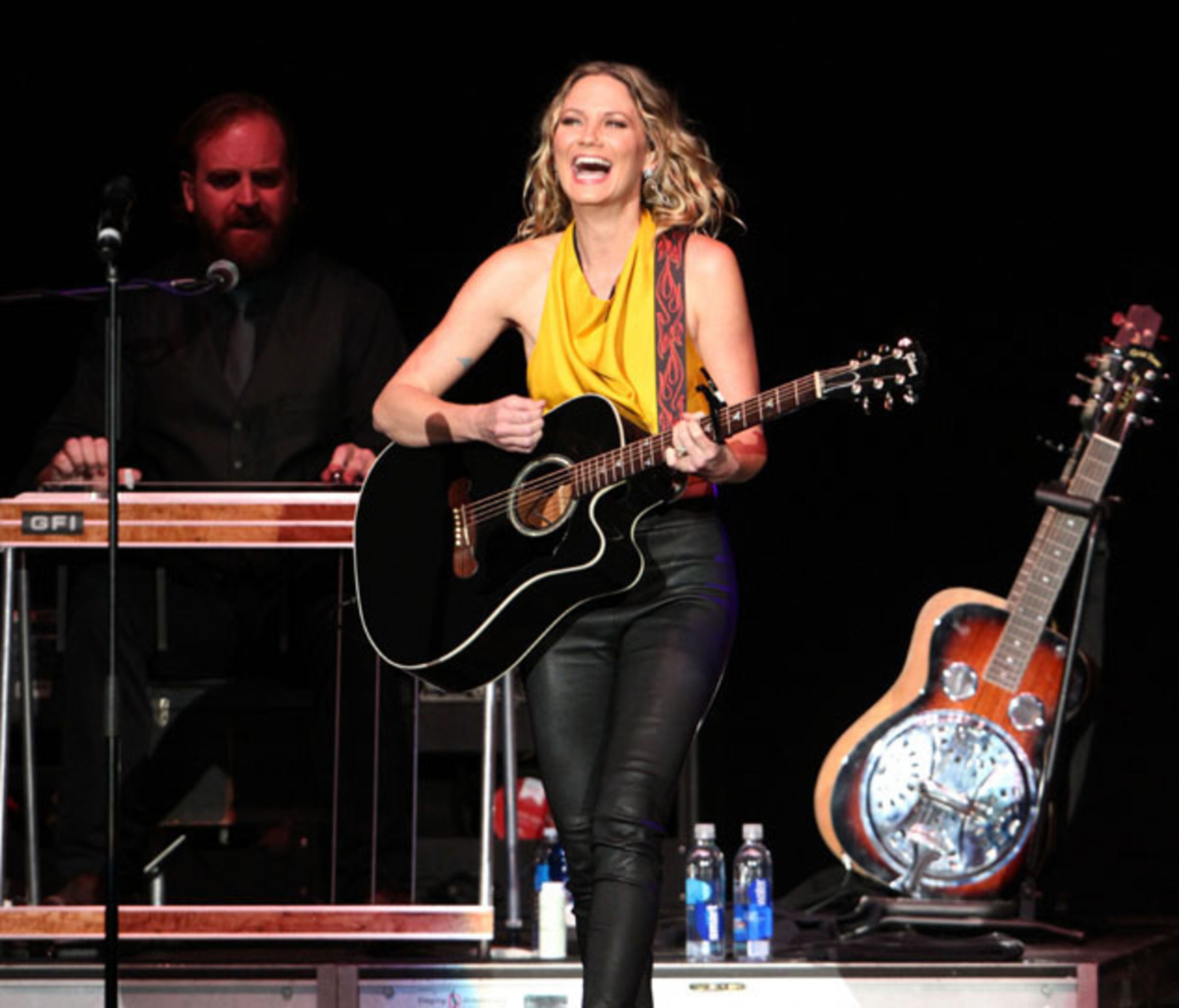 #16 of #25. PLEASE KEEP IN SEQUENTIAL ORDER FOR THE CONTINUITY OF THE GALLERY.
The Annual Kicks 101.5 Country Fair took place on Saturday, October 8, 2016, at Verizon Amphitheatre at Encore Park in Alpharetta. This year's concert featured Lady Antebellum, Jennifer Nettles and Chris Janson, all with ties to Georgia.
Robb Cohen Photography & Video /www.RobbsPhotos.com