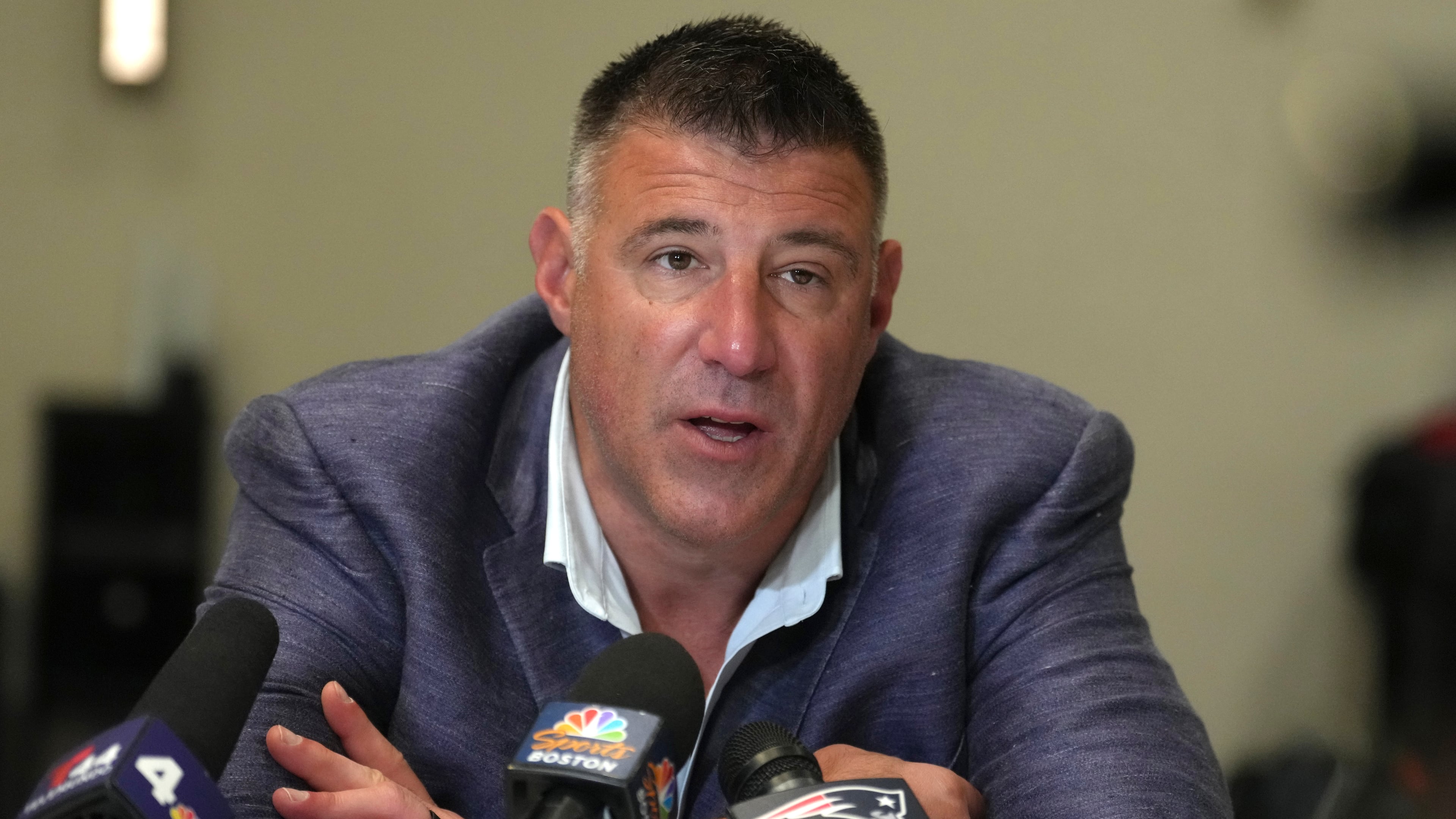 New England Patriots head coach Mike Vrabel speaks to reporters at the NFL football annual meetings, Tuesday, March 31, 2026, in Phoenix. (AP Photo/Ross D. Franklin)