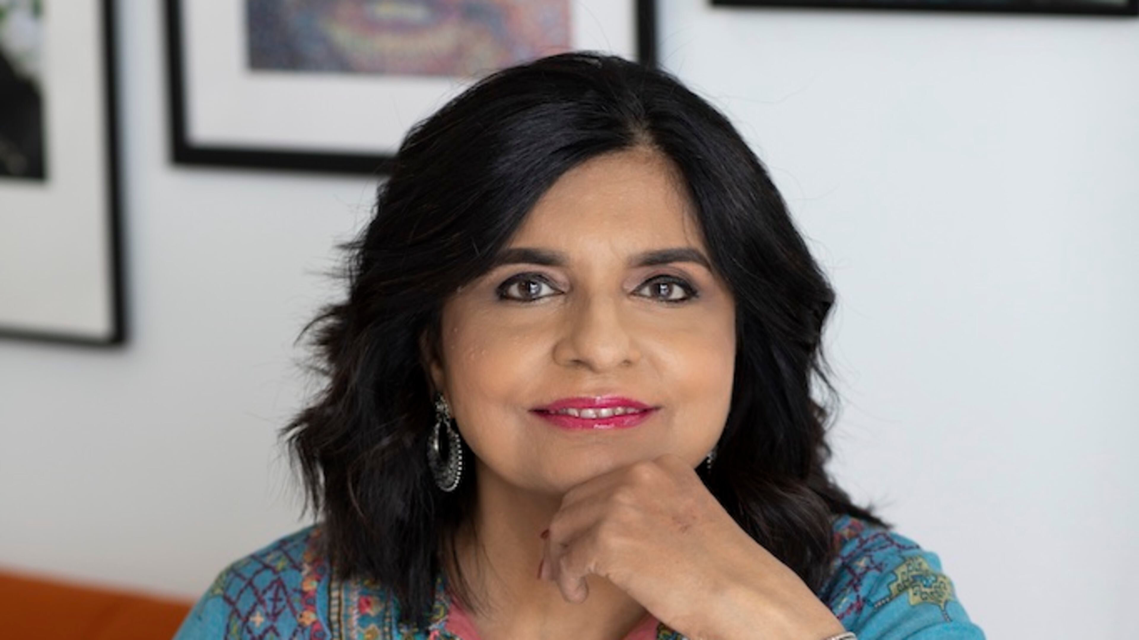 Atlanta author Parul Kapur's "Inside the Mirror" raises questions about the balance of power between men and women, colonized and colonizers.