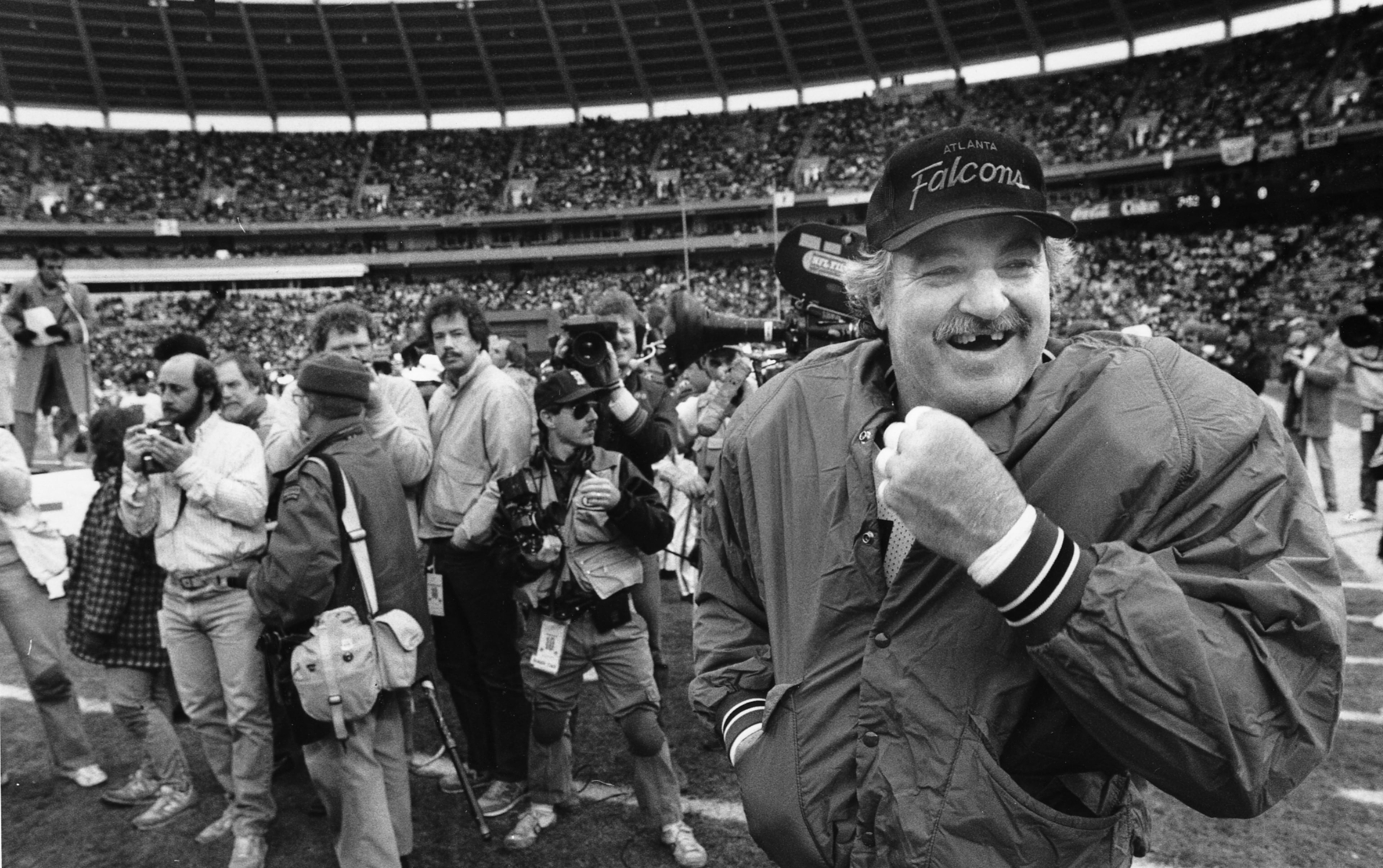 Jeff Van Note played for the Falcons for 18 seasons. During a ceremony at halftime of the Falcons' game on Dec. 14, 1986, he was honored for his service to the team. It was Van Note's last home game before he retired. (Kenneth Walker/AJC archives)