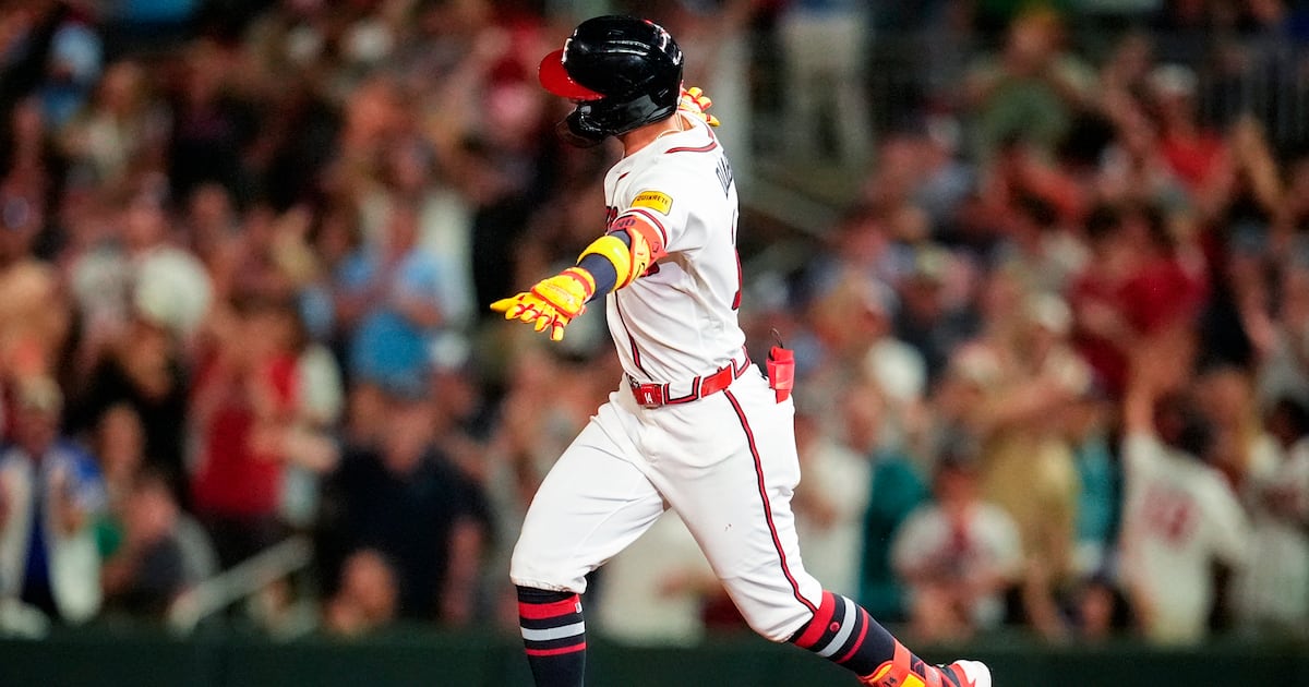 Braves Report: Dubón keeps dubin' on