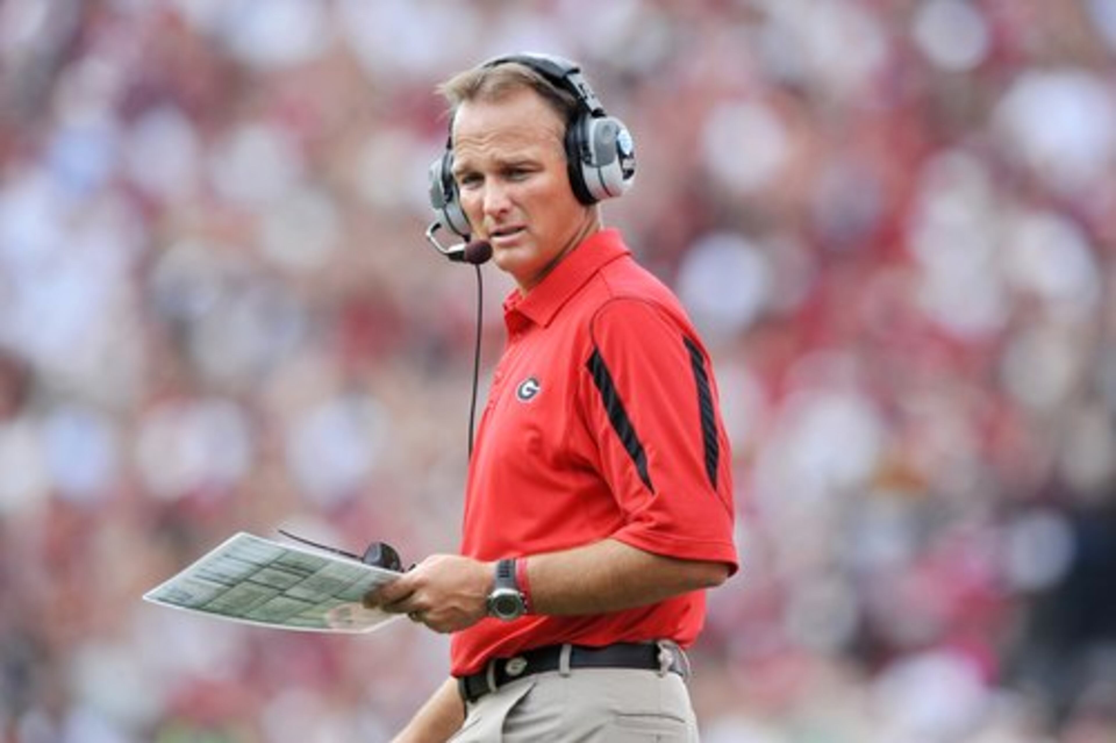 Georgia head coach Mark Richt, whose current contract runs until 2013, makes a base salary of $2.8 million per year.
