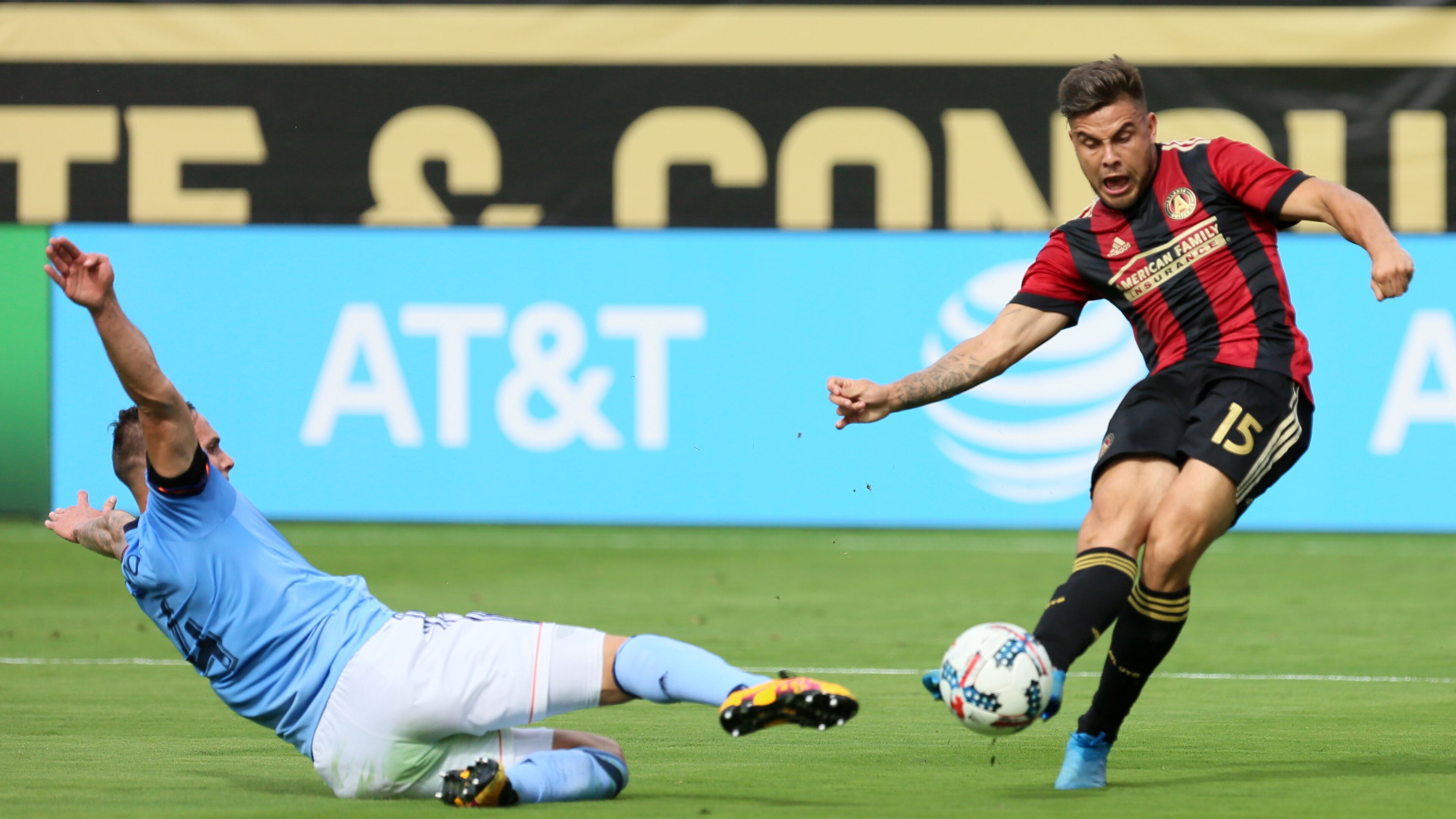 Hector 'Tito' Villalba shoots for the second goal for Atlanta United. Miguel Martinez/Mundo Hispanico
