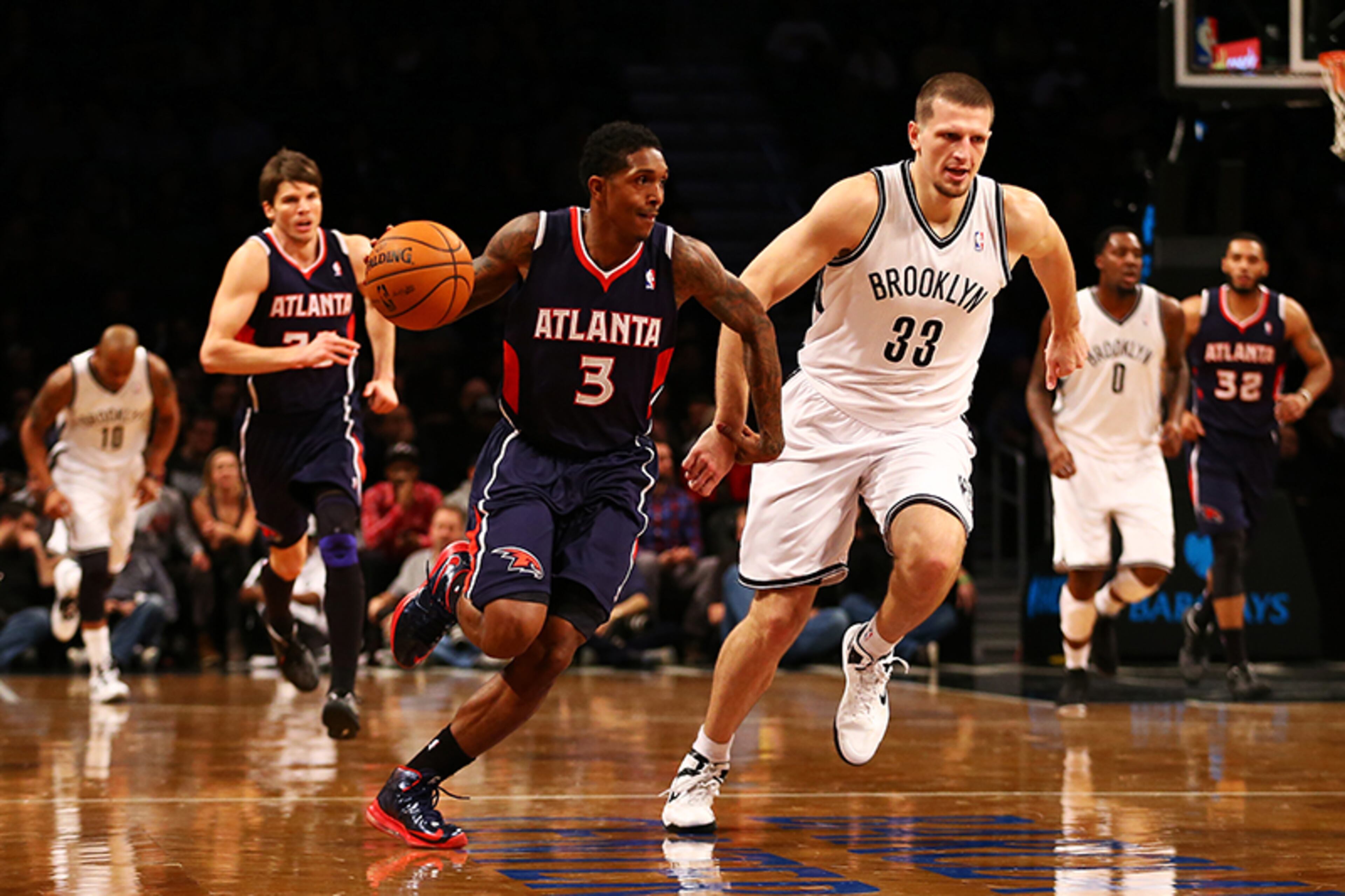 Lou Williams torn ACL. Just 39 games into his Hawks career, Lou Williams was lost for the season with a torn right ACL at the Nets on Jan. 18. Williams was injured driving to the basket. He was the team’s third-leading scorer at the time. Coach Larry Drew called the injury “devastating.” Williams went through extensive rehabilitation after surgery by Dr. James Andrews. He missed the start of the new season but returned on Nov. 15, almost 10 months to the day he was injured.