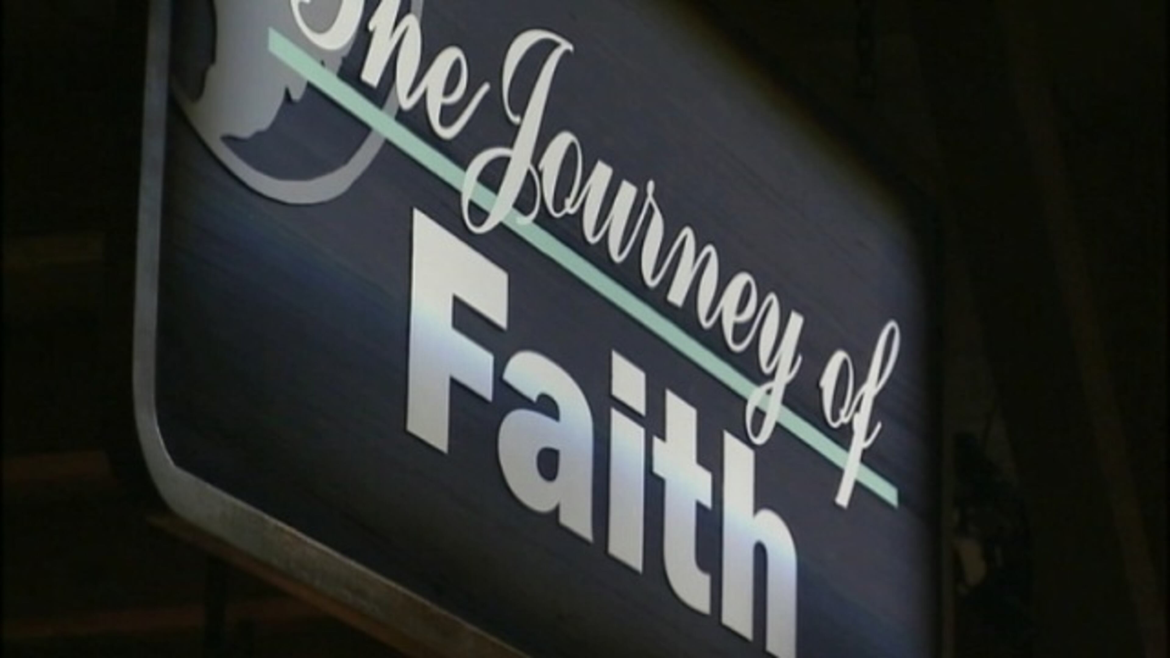 There is already a large crowd at the Billy Graham Library on Thursday, and visitors are getting some special treats as they take the tour.