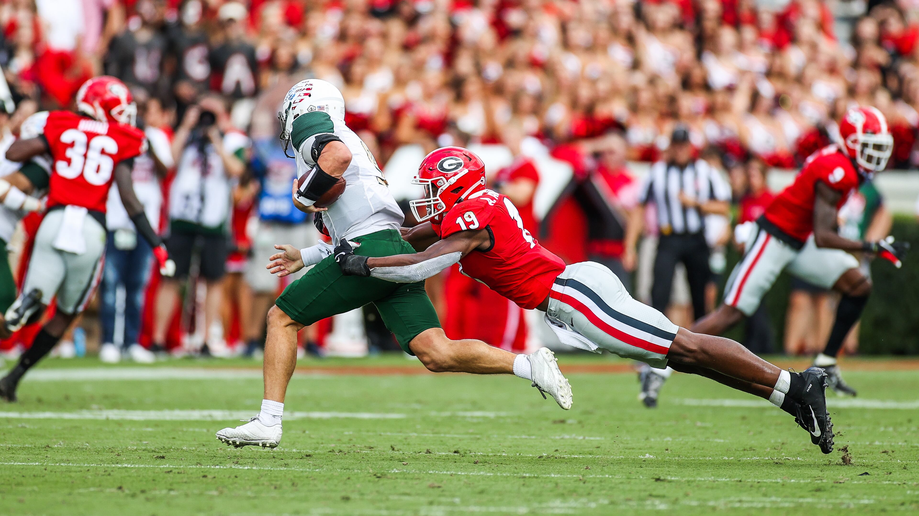 Georgia outside linebacker Adam Anderson (19) during the Bulldogs’ game against Alabama-Birmingham in Athens, Ga., on Saturday, Sept. 11, 2021. (Photo by Mackenzie Miles)