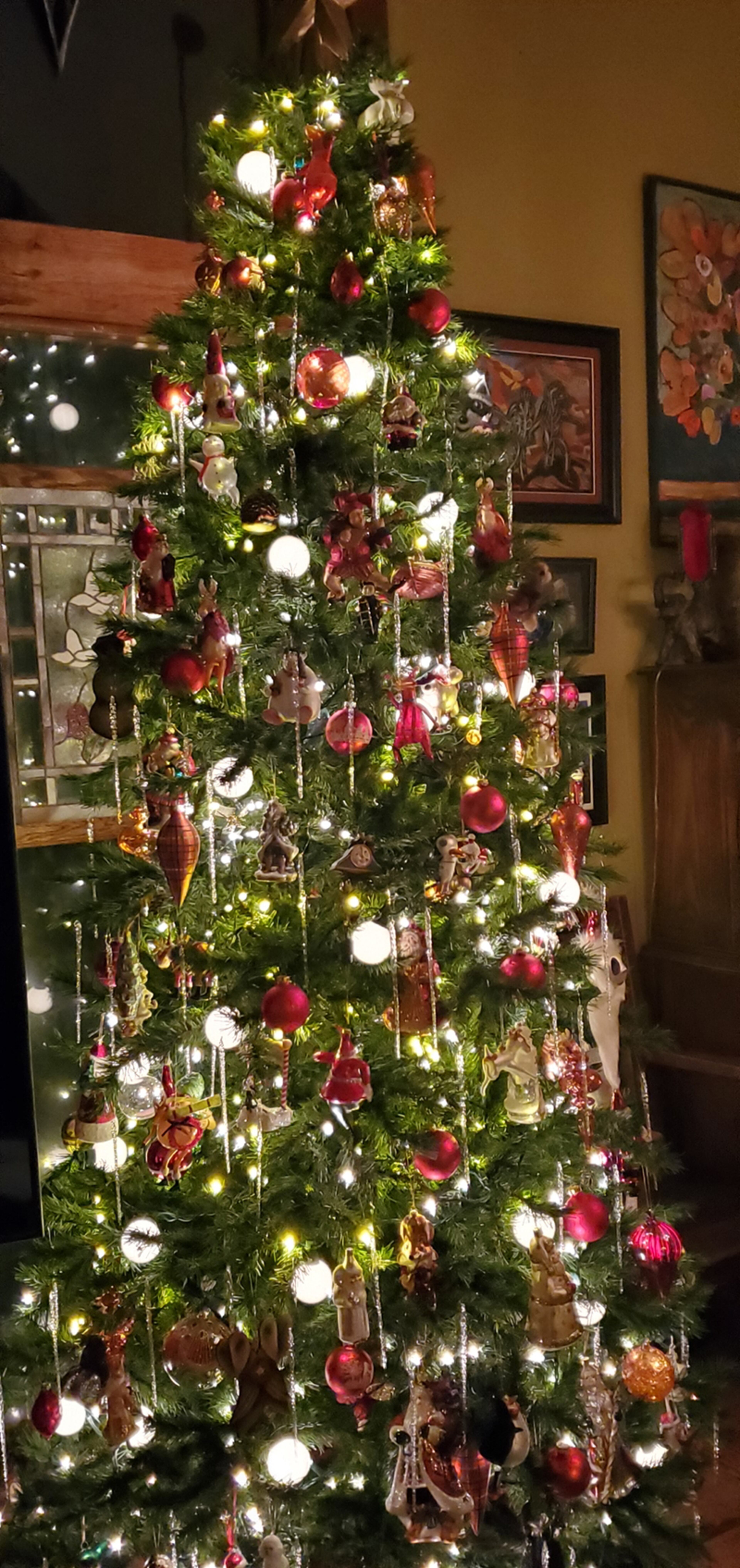 Edwina Hurst's tree is just beautiful.