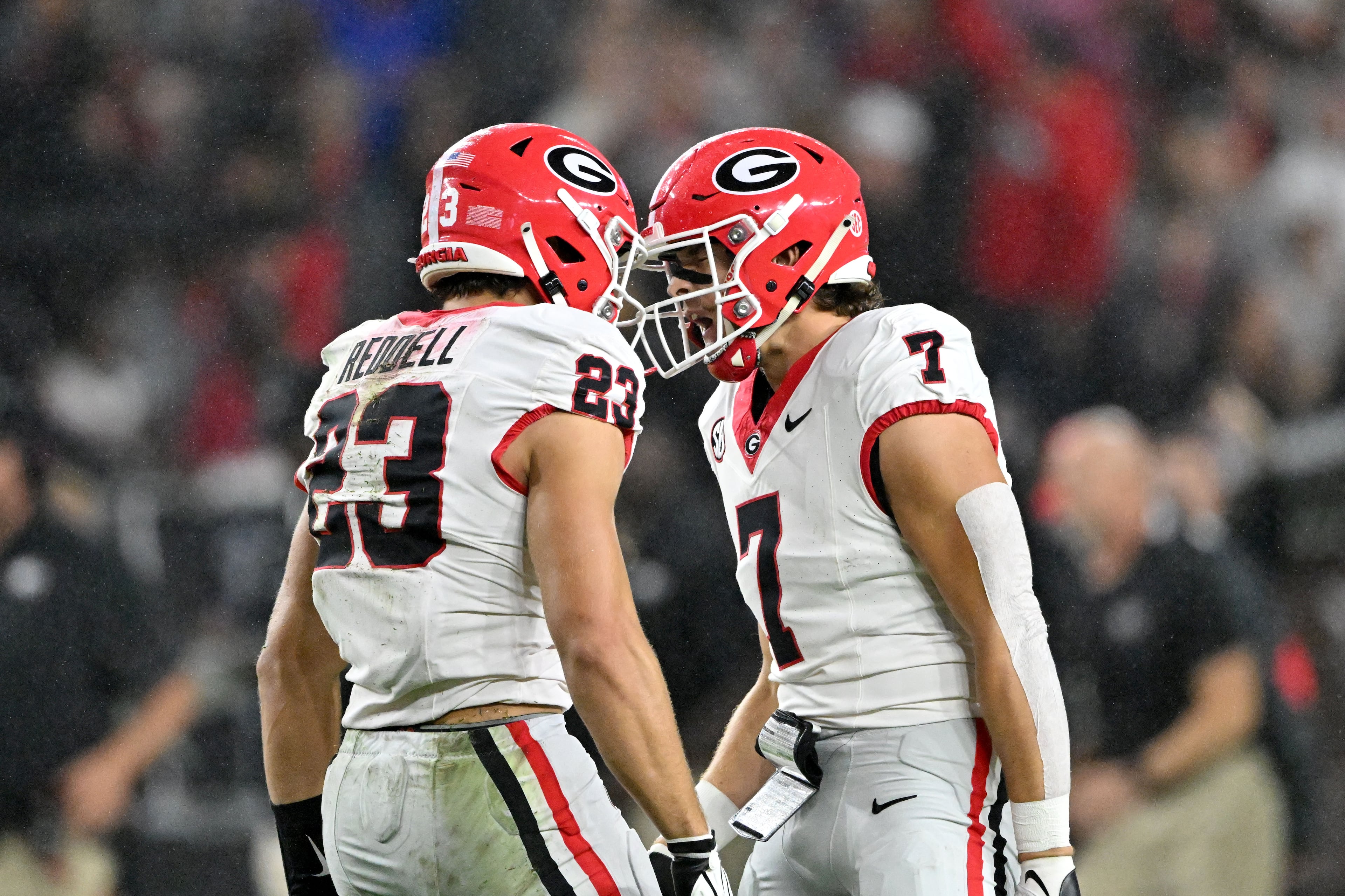 Georgia tight end Jaden Reddell (left) and Georgia tight end Lawson Luckie (right) celebrate during the first half in an NCAA football game at Bryant-Denny Stadium on Saturday, Oct. 10, 2026, in Tuscaloosa, Alabama. (Hyosub Shin/AJC)
