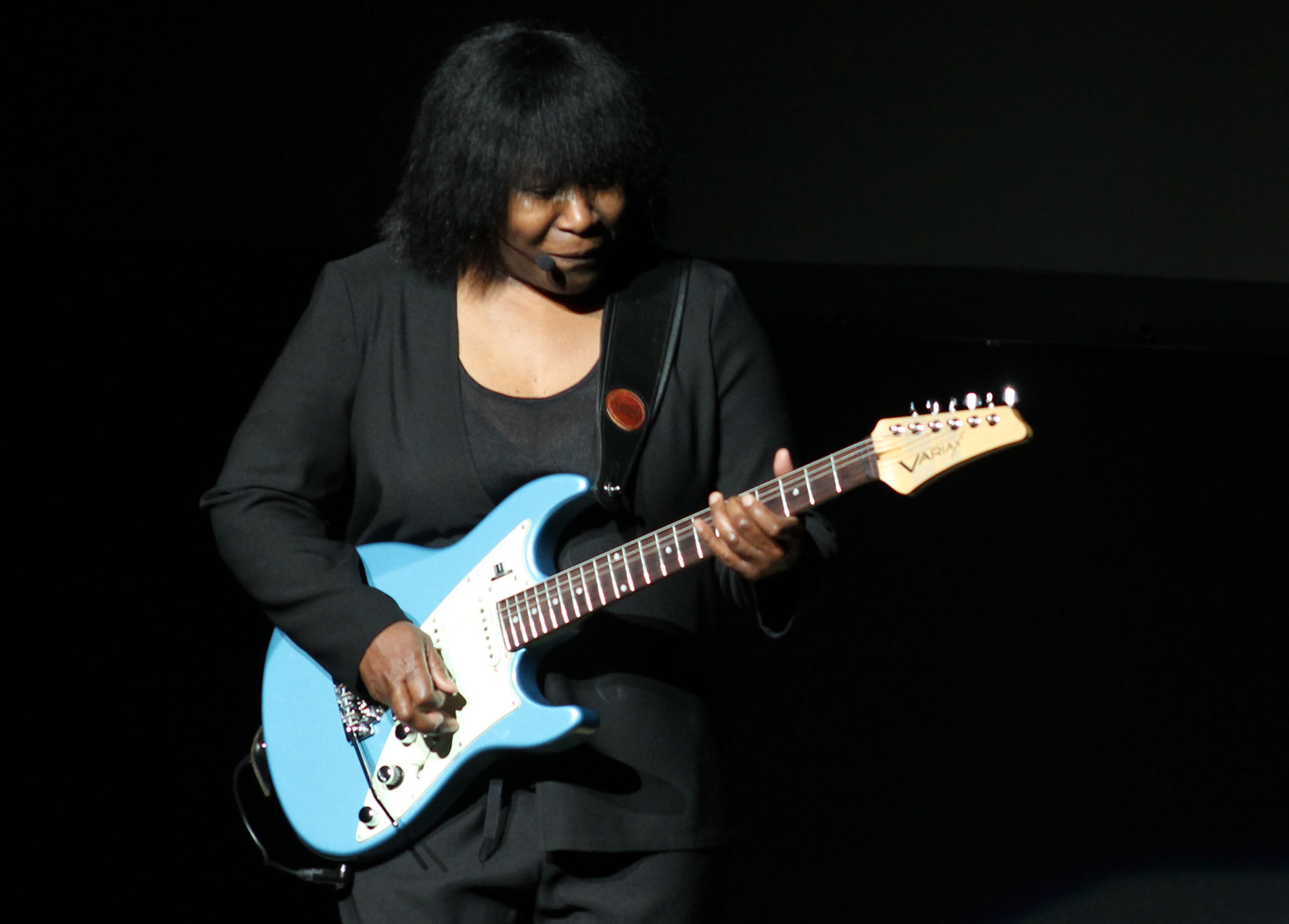 Singer-songwriter Joan Armatrading performed Wednesday, April 30, 2015 at Atlanta Symphony Hall for what she claims to be her last world tour. It was also her first as a purely solo artist in four decades, without her usual accompaniment of a full rock, jazz or blues band. (Akili-Casundria Ramsess/Special to the AJC)