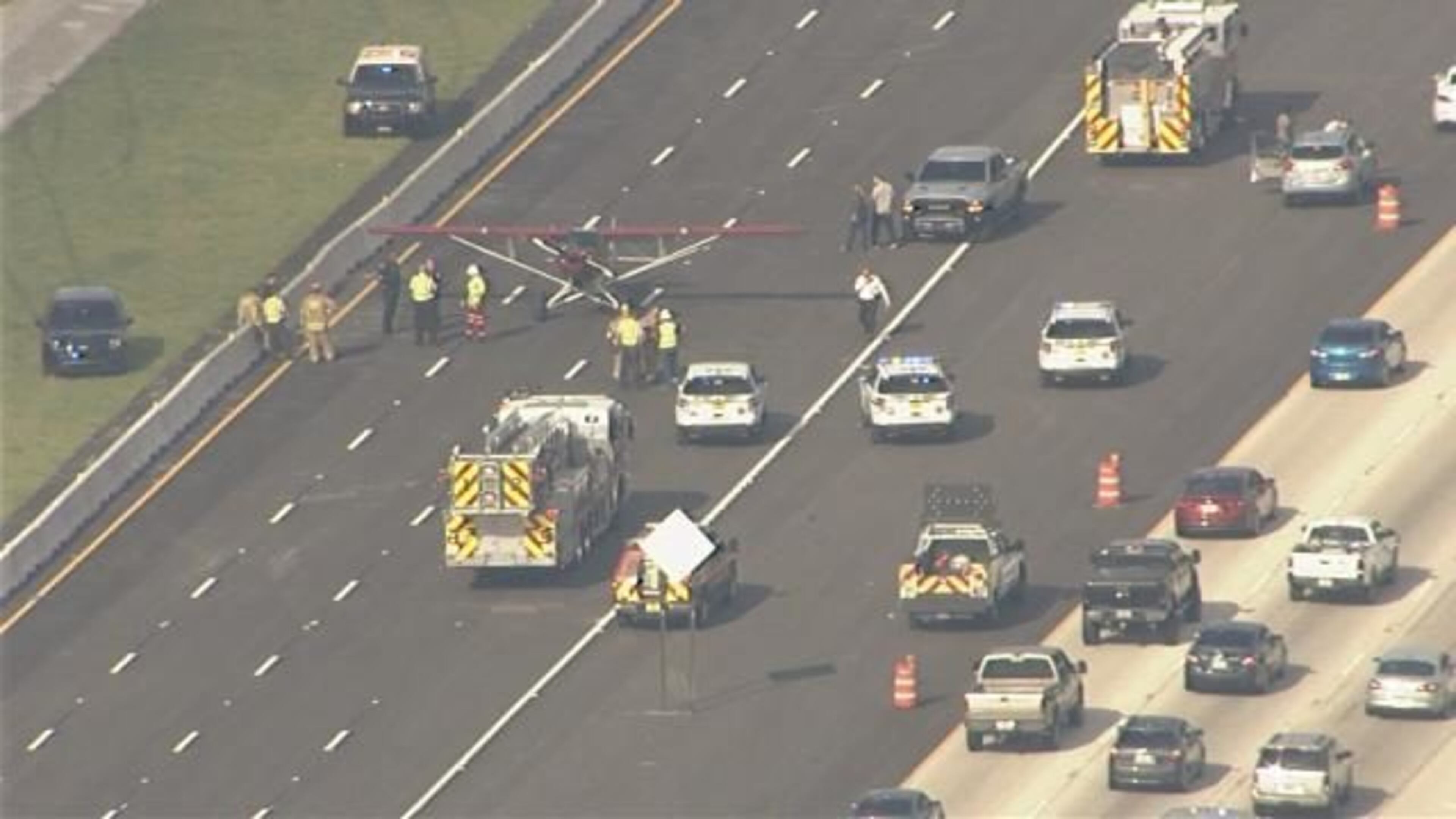 A single-engine plane had to make an emergency landing on I-4 in Floridia Friday.