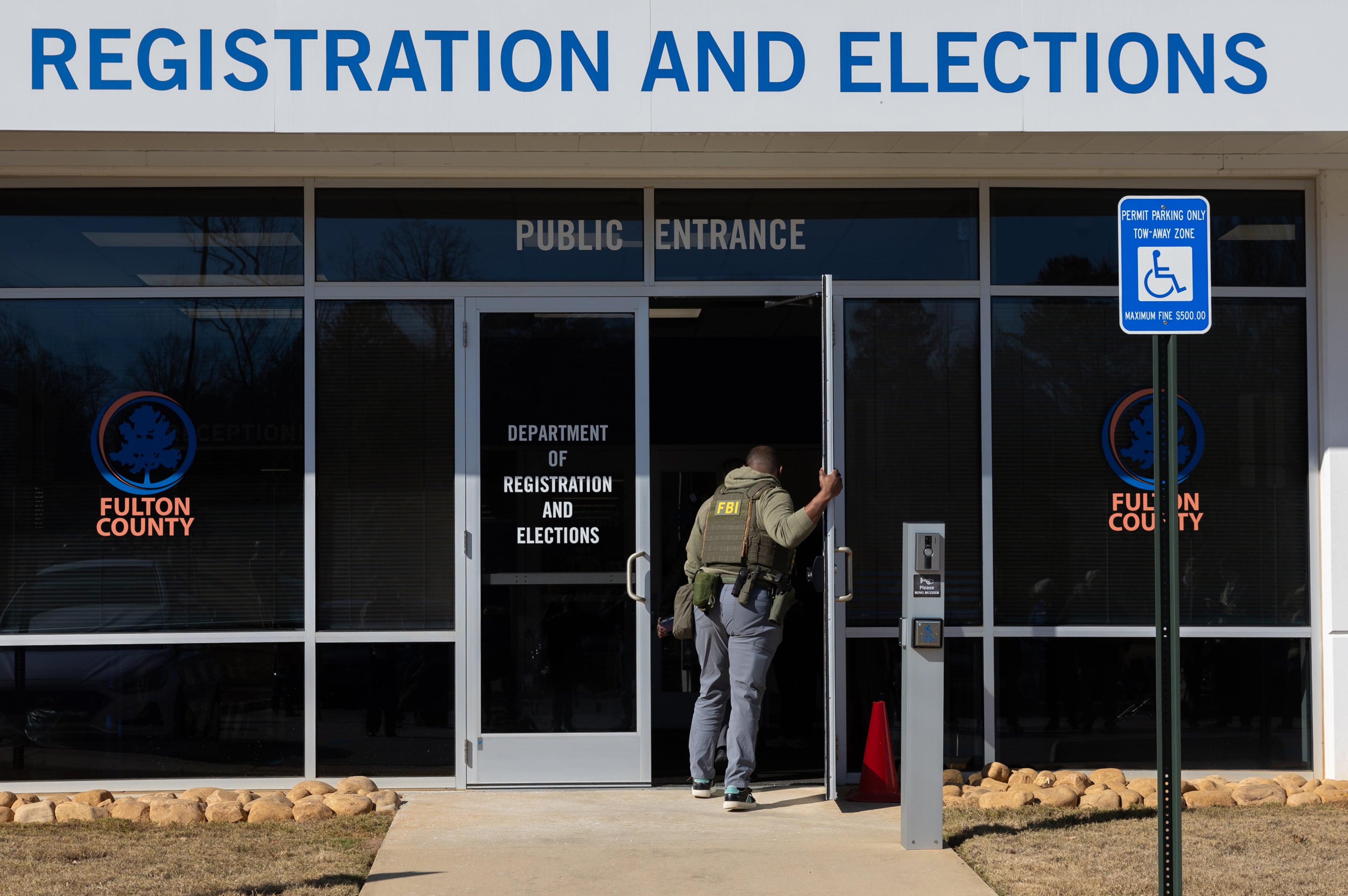 FBI raids Fulton County election office seeking ballots from Trump’s 2020 loss