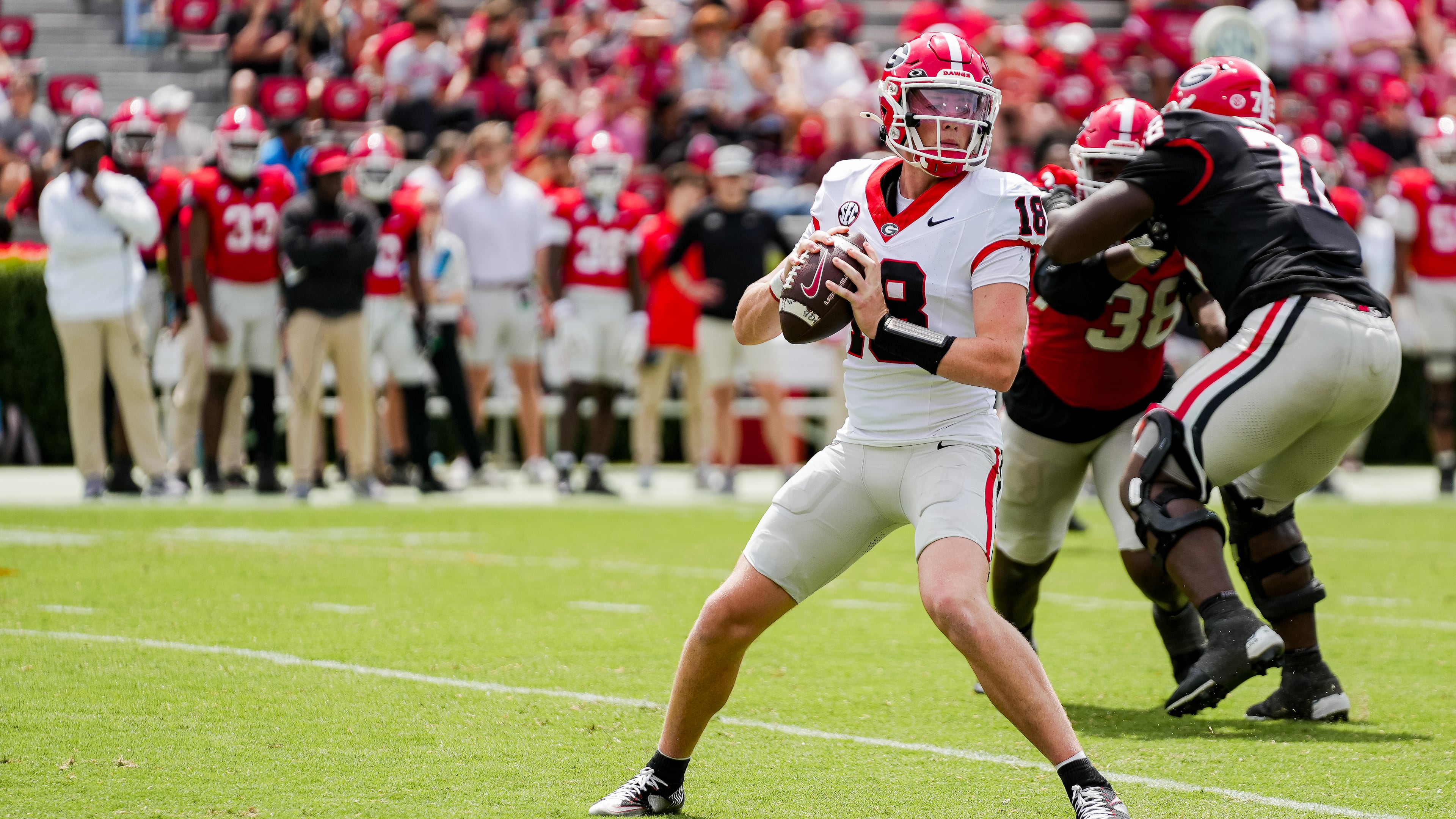 Georgia quarterback Bryson Beaver (18) plays during the G-Day spring game on Dooley Field at Sanford Stadium in Athens on Saturday, April 18, 2026. (Tony Walsh/UGAAA)