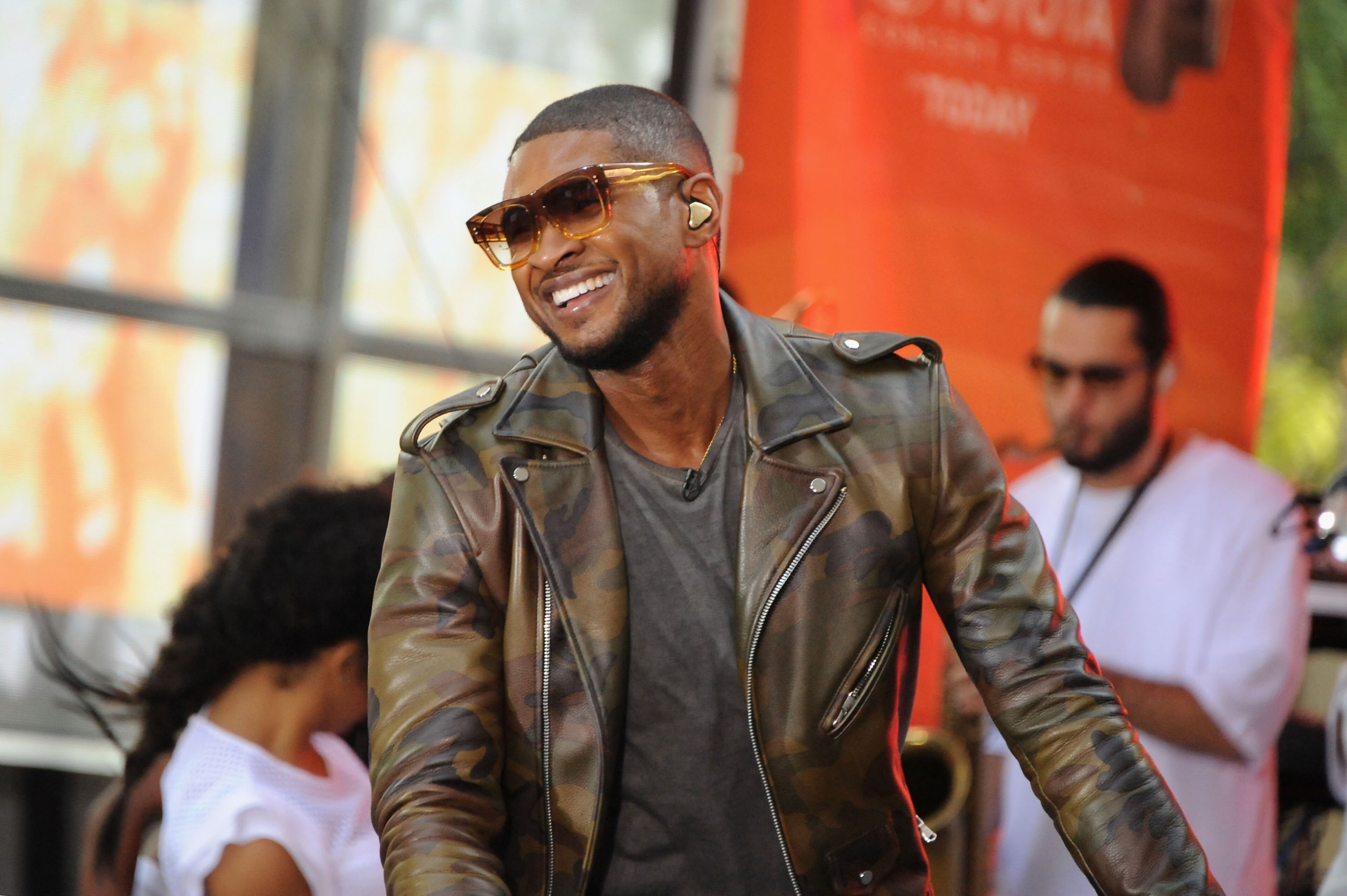 NEW YORK, NY - SEPTEMBER 05: Singer Usher performs on NBC's "Today" at the NBC's TODAY Show on September 5, 2014 in New York, New York. (Photo by Andrew Toth/Getty Images)