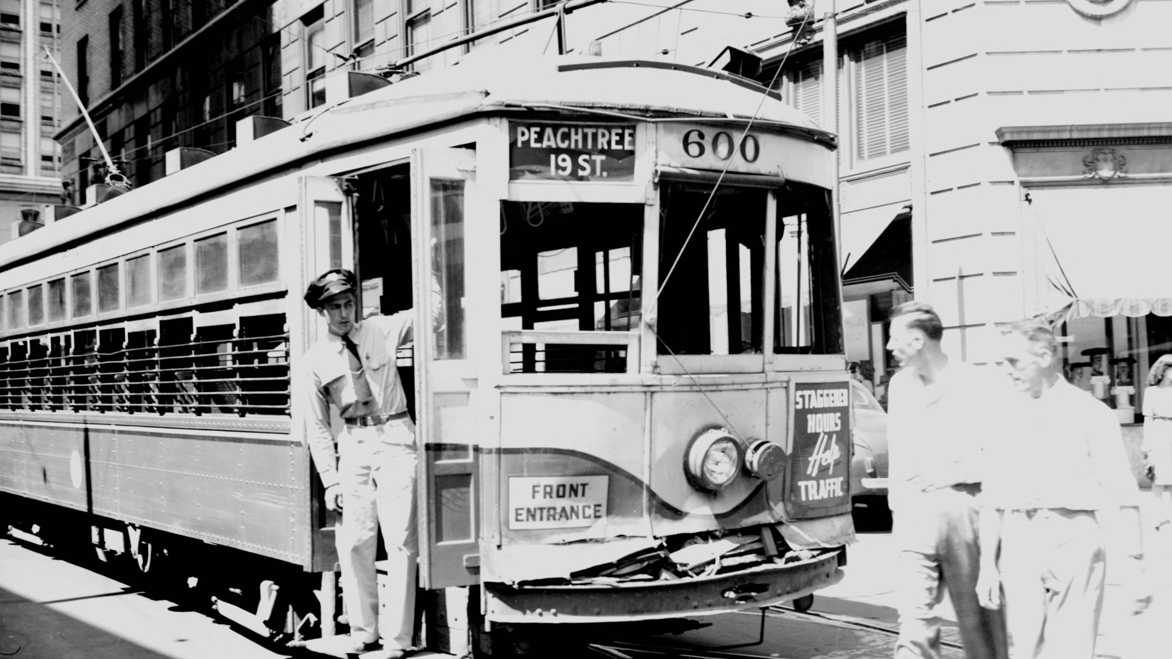 A streetcar on Peachtree Street in 1945. Lane Brothers Commercial Photographers. Special Collections and Archives, Georgia State University Library