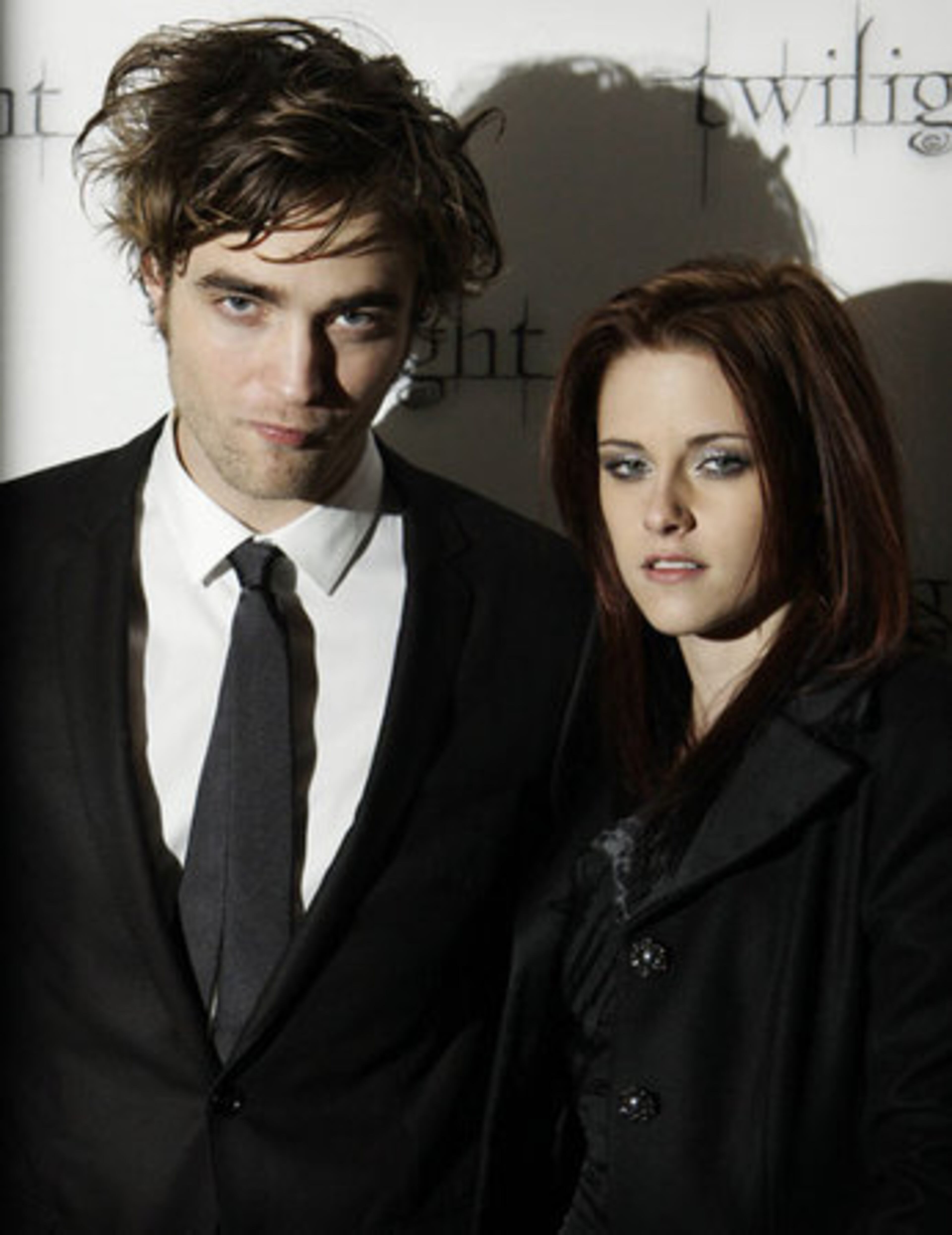 "Twilight" stars and off-screen lovers Robert Pattinson and Kristen Stewart are by far the youngest couple to make the list. Pattinson, 25, and Stewart, 21, each earned $20 million, thanks to the undying devotion of Twihards around the world. But even with a combined $40 million in the bank, these two just can't muster a smile.