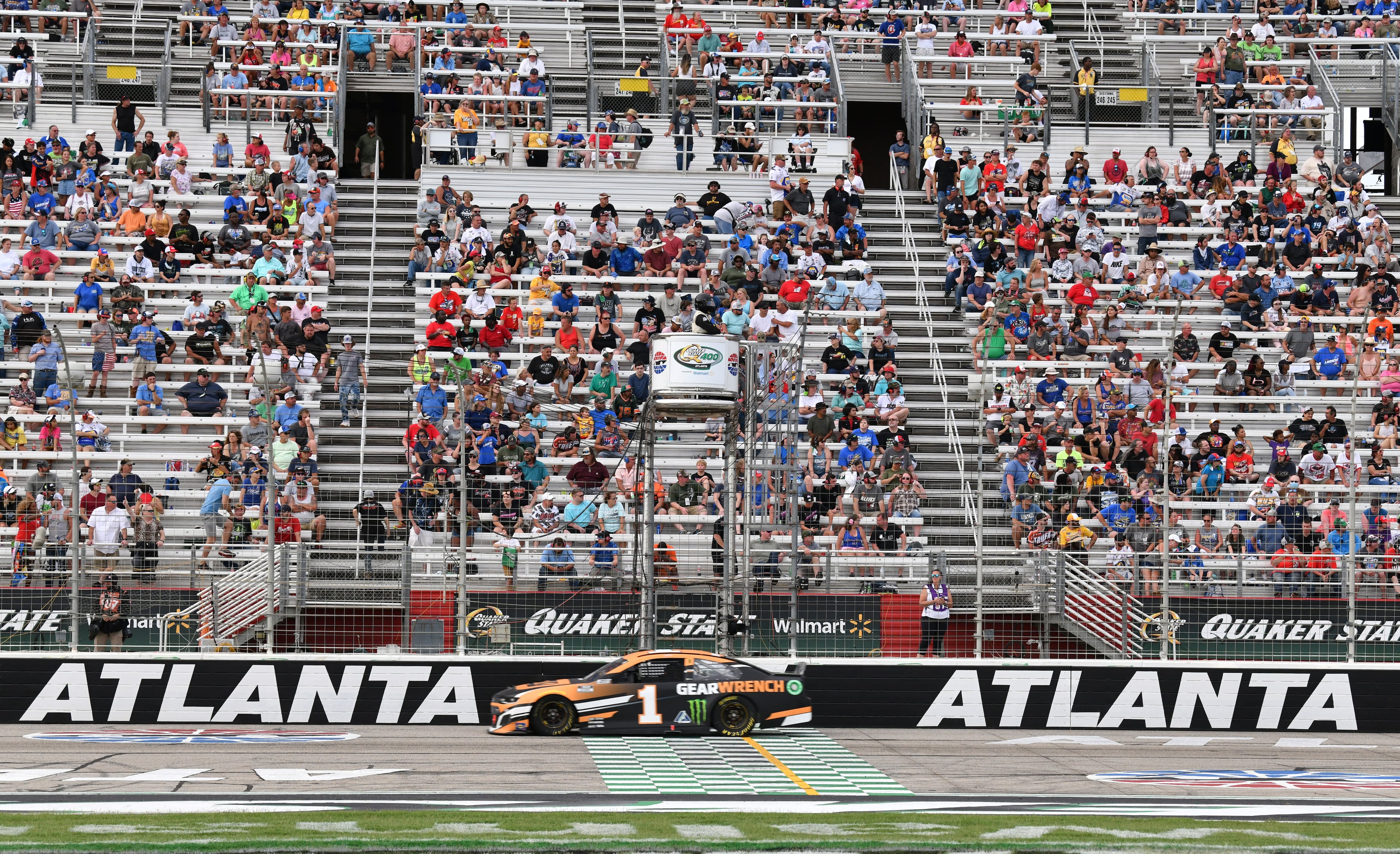 Kurt Busch (1) leads the Quaker State 400 Presented by Walmart Sunday, July 11, 2021, at Atlanta Motor Speedway in Hampton. (Hyosub Shin / Hyosub.Shin@ajc.com)