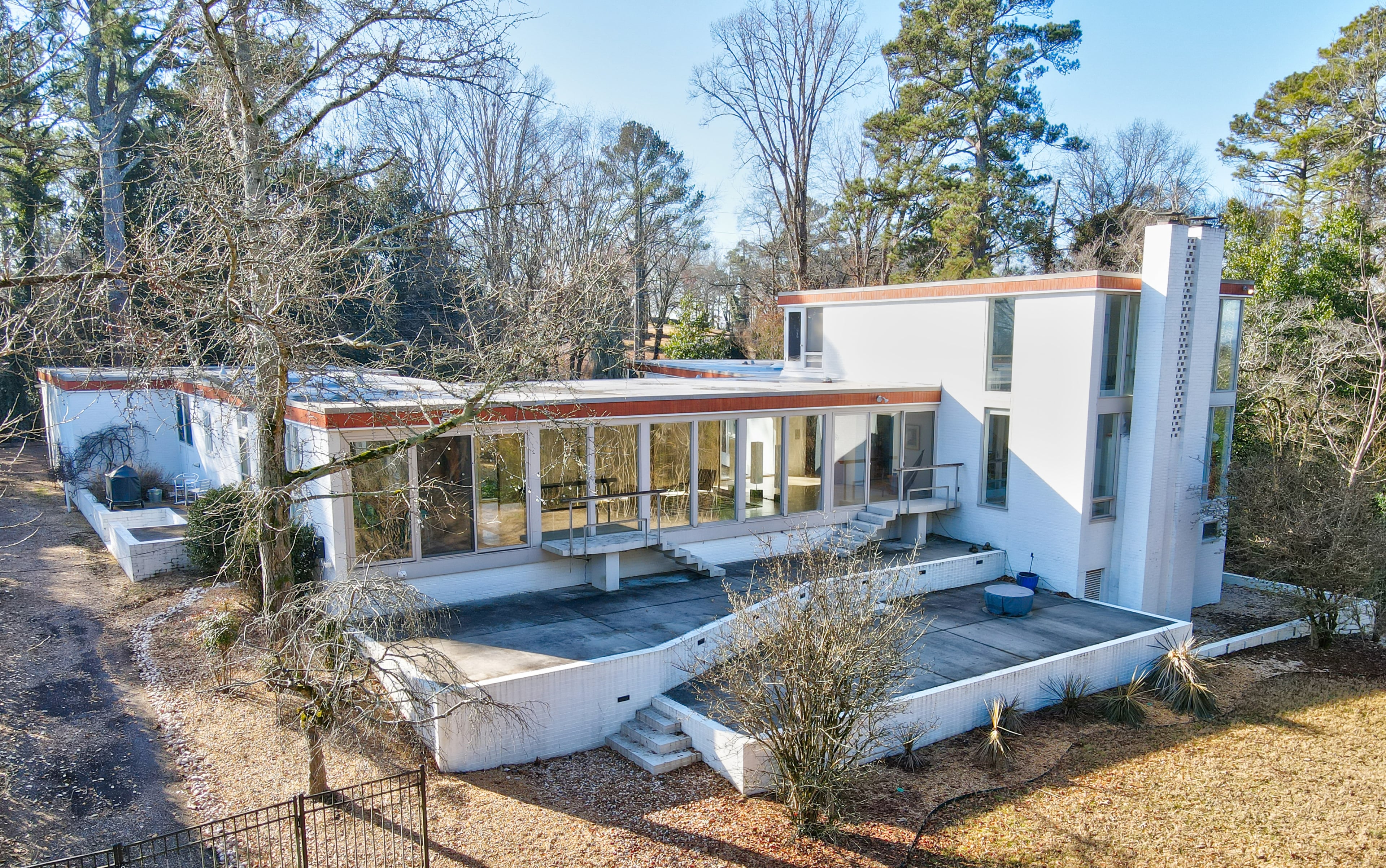 Located at 23 Turnbull Drive, this Rome, Georgia home is making the rounds on the internet.
Courtesy of Toles, Temple & Wright, Inc.