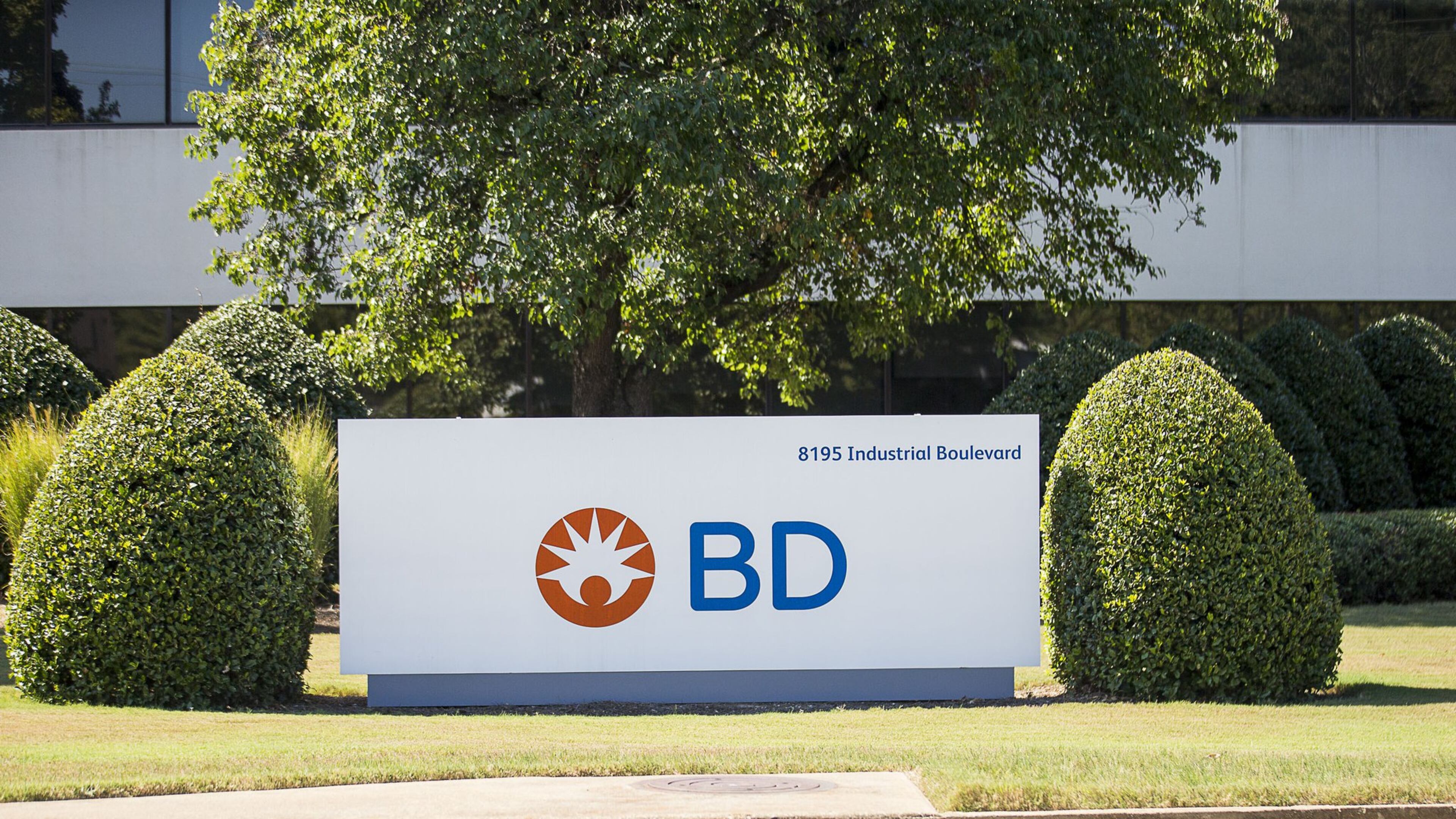 The exterior of Becton, Dickinson and Company in Covington. (Alyssa Pointer/alyssa.pointer@ajc.com)