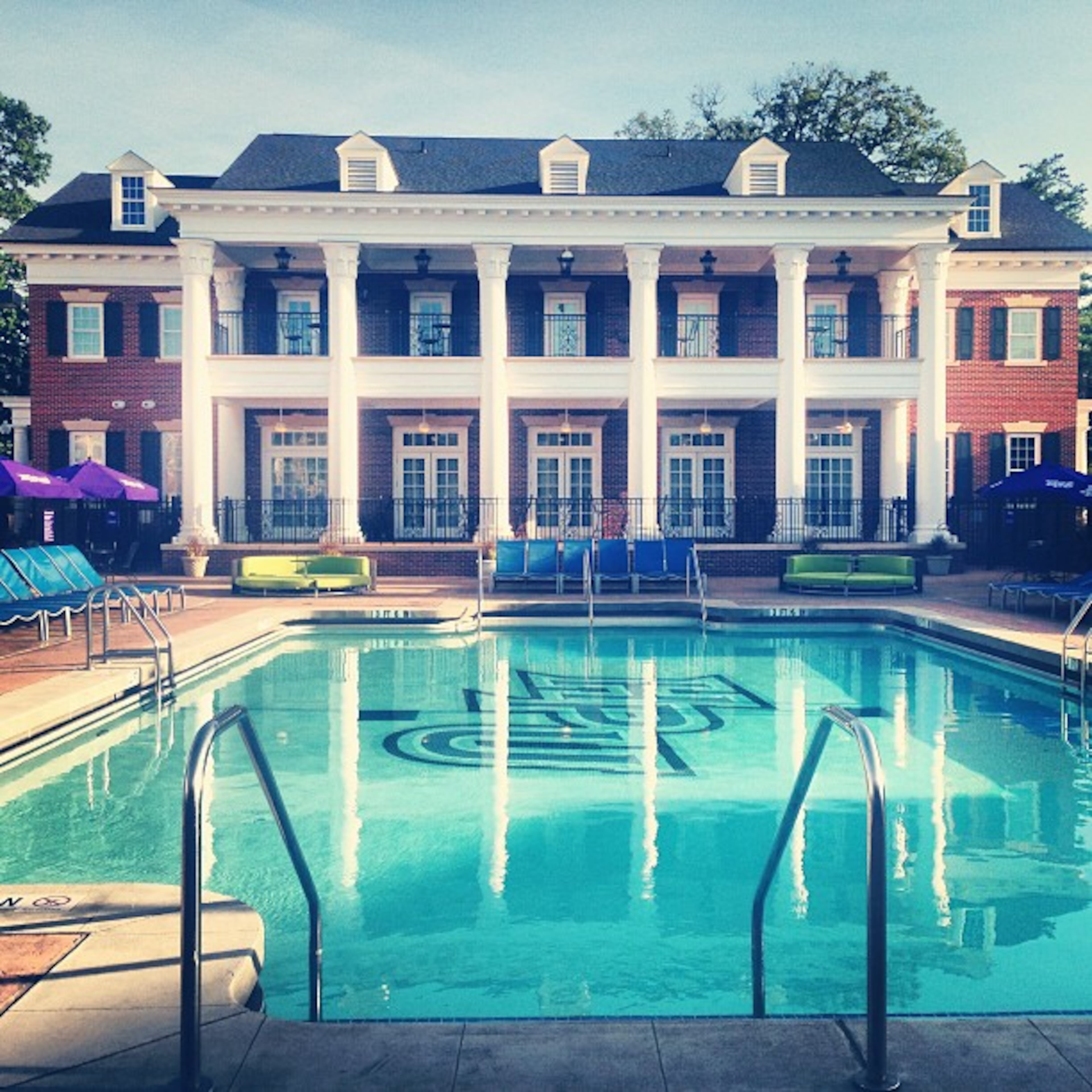 This is how we like to spend our night #hpu #highpointuniversity #greek #pool