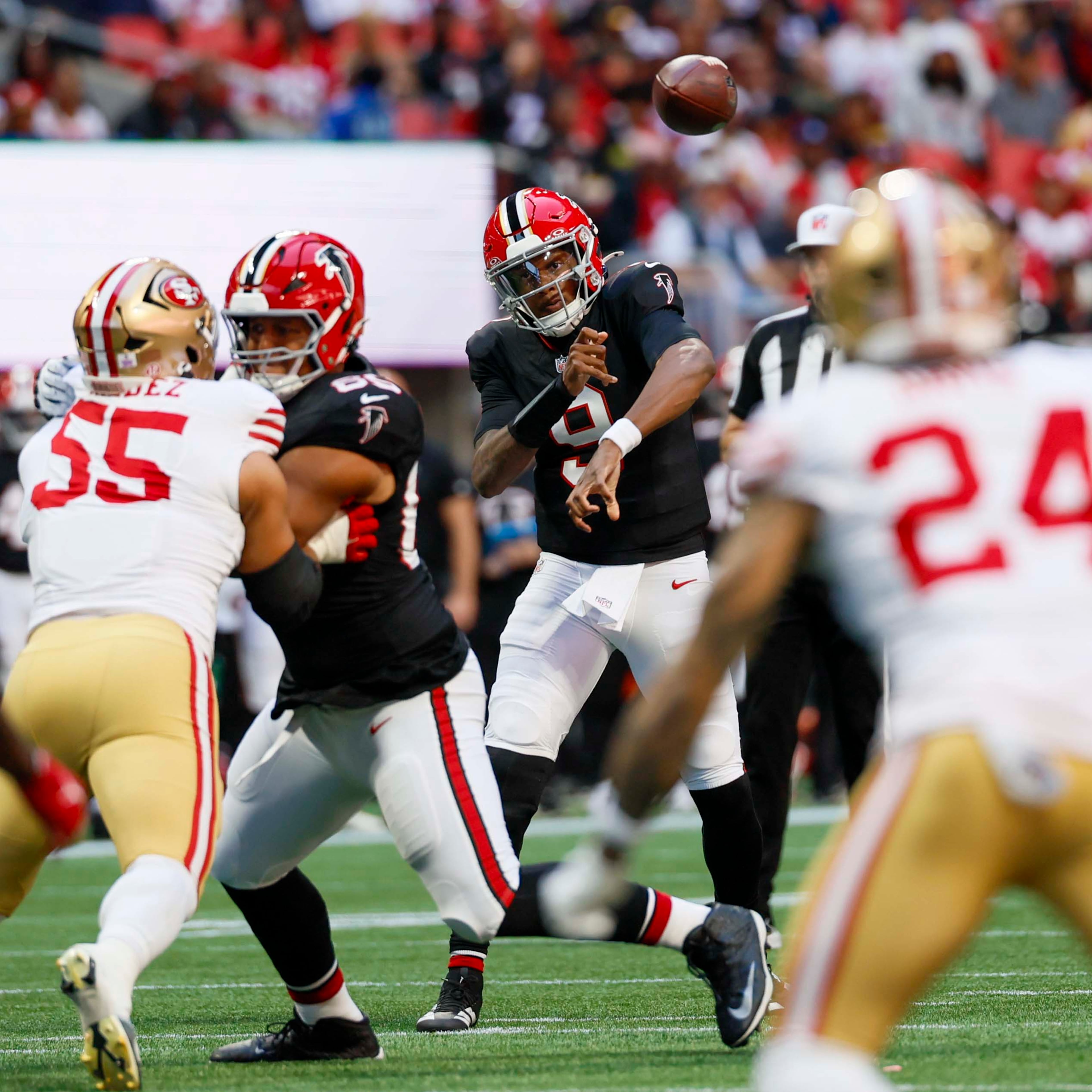 Atlanta Falcons quarterback Michael Penix Jr. throws a pass in the first half of a game against the San Francisco 49ers at Mercedes-Benz Stadium in Atlanta, GA, on Sunday, Oct. 25, 2026. (Miguel Martinez/AJC)