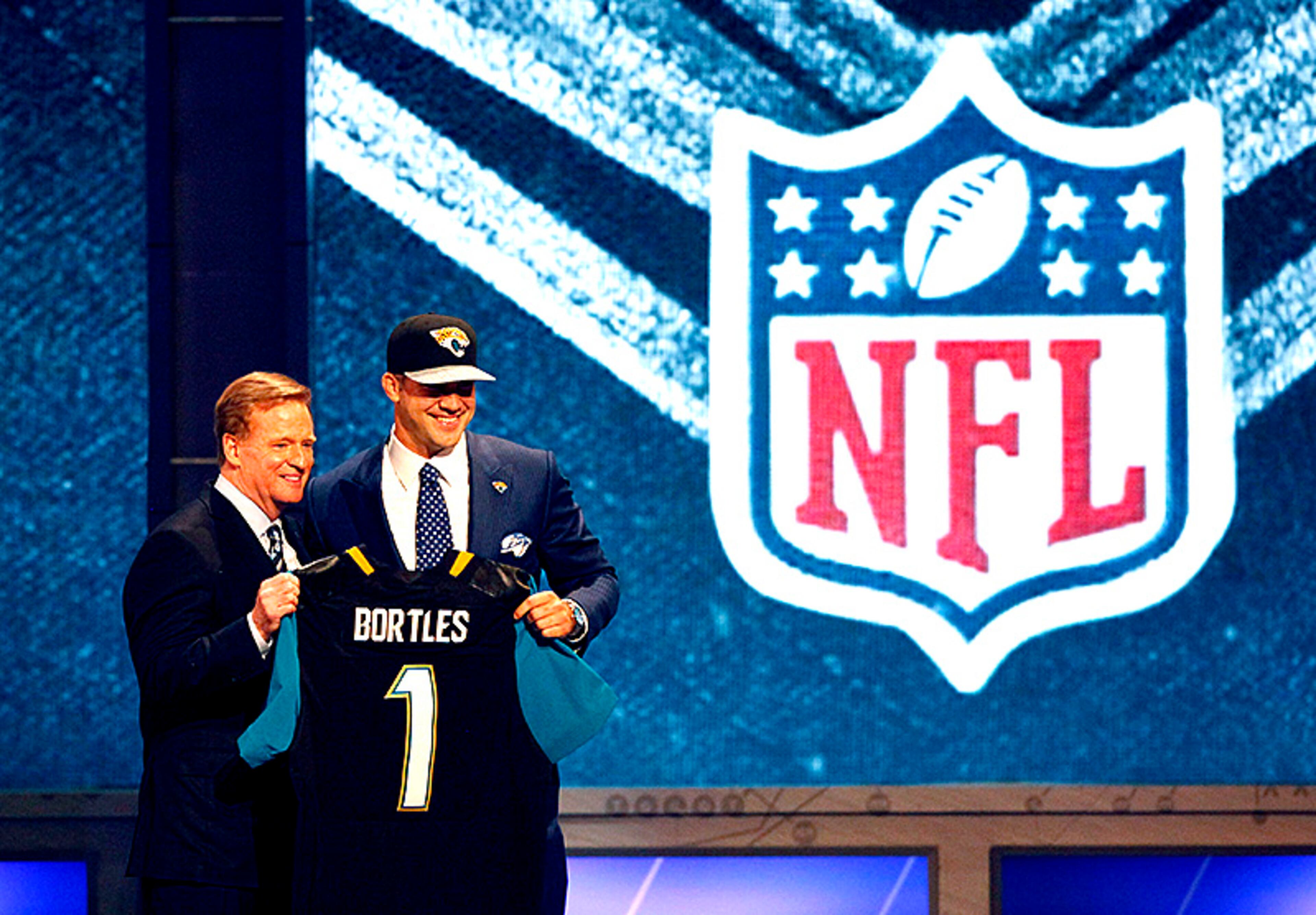 As the 3rd overall pick of the NFL Draft, by the Jacksonville Jaguars, Central Florida quaterback Blake Bortles will make an estimated $20.6 million in his rookie deal.